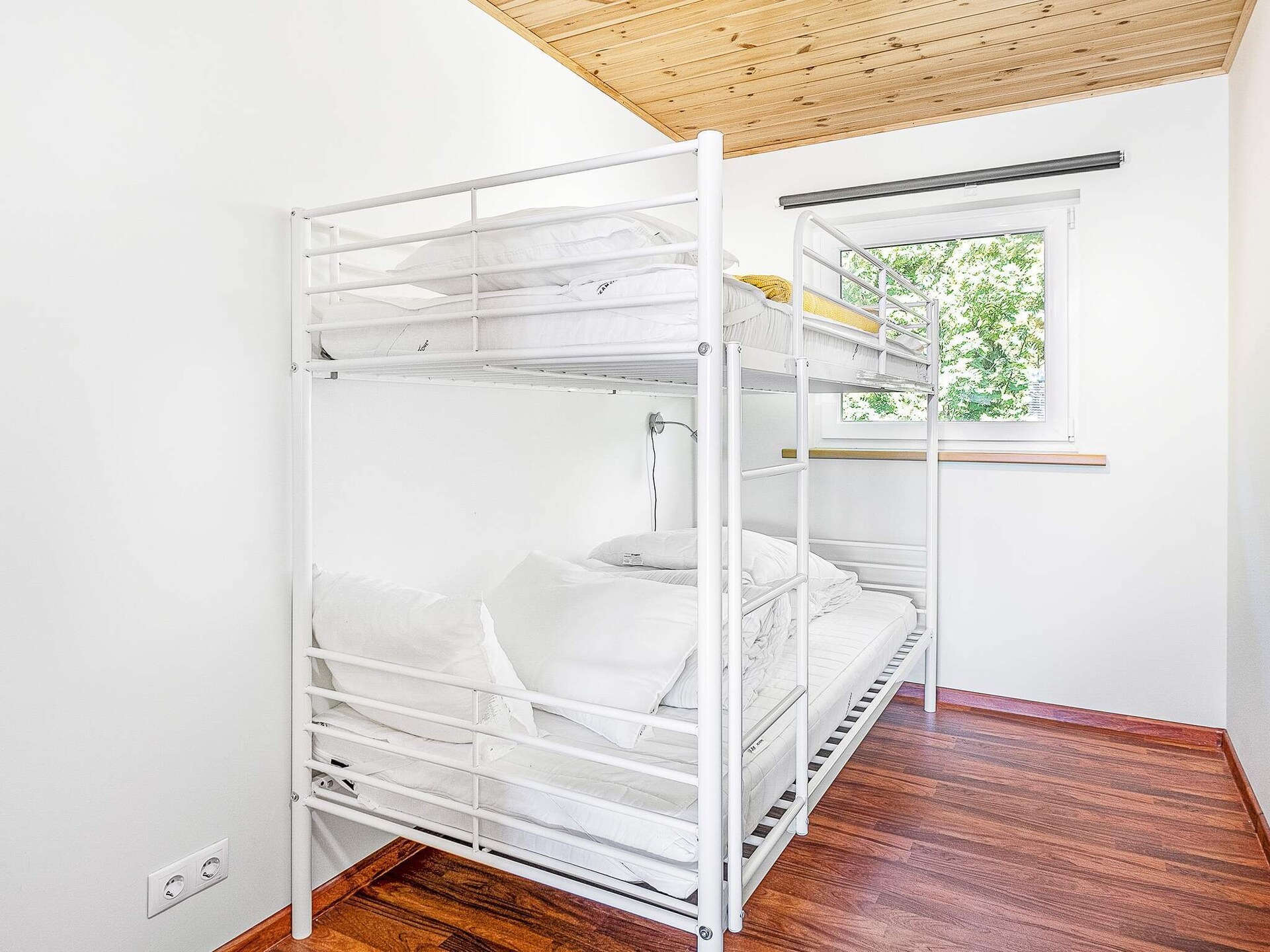 Appartement met fjordzicht, zwembad en vismogelijkheden in Eidsvåg - foto 32