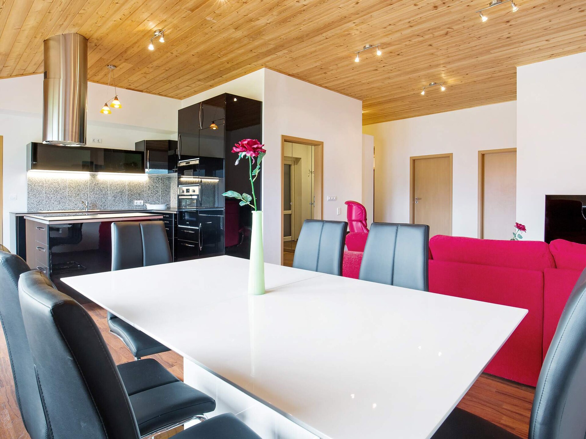 Appartement met fjordzicht, zwembad en vismogelijkheden in Eidsvåg - foto 25