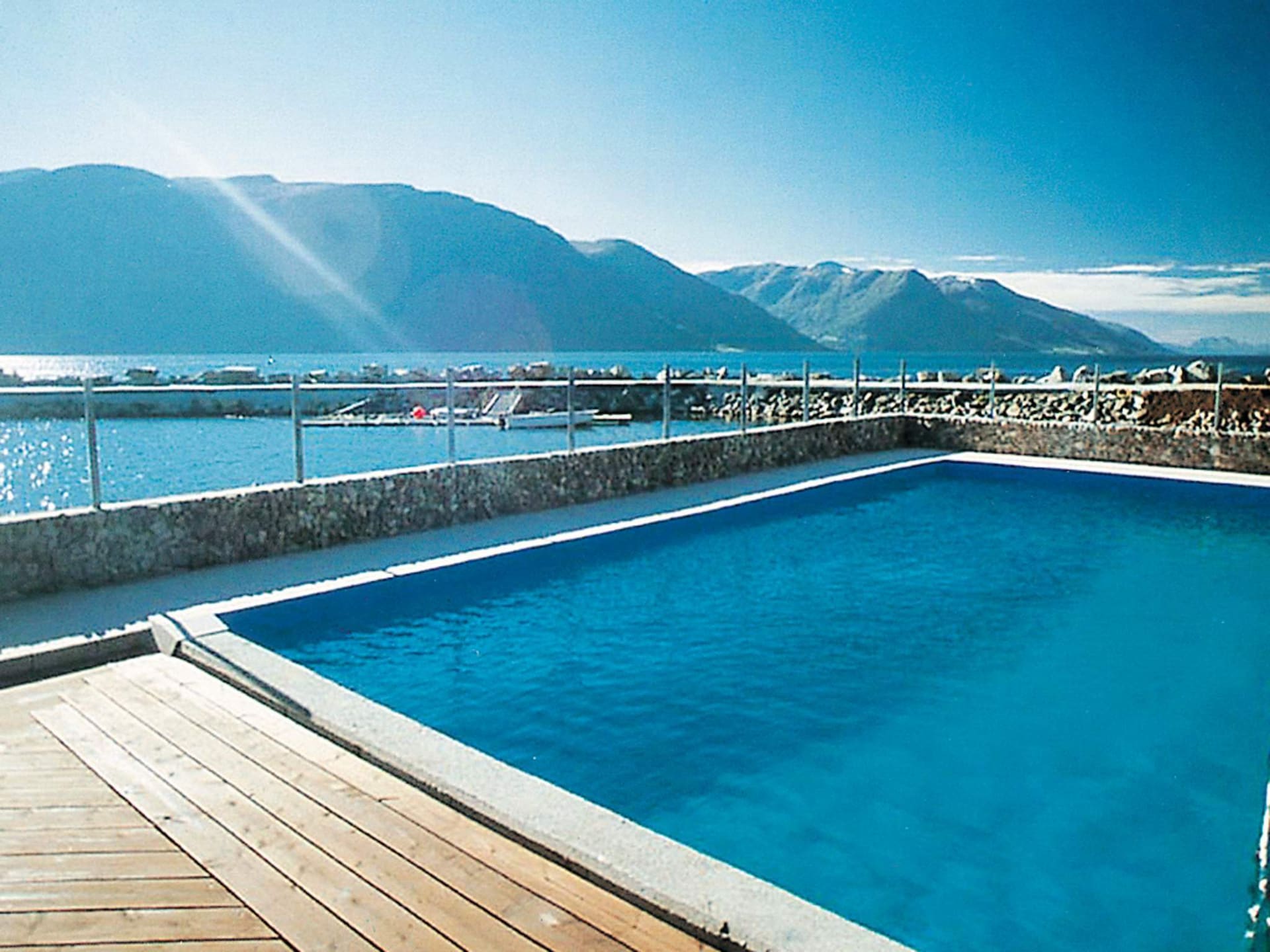 Licht appartement in Eidsvåg aan de fjord met gemeenschappelijk zwembad - foto 22