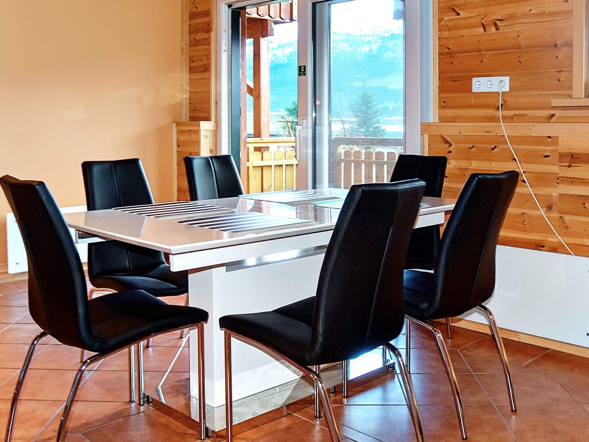 Rustiek fjordappartement met sauna, zwembad & boothaven in Eidsvåg - foto 21