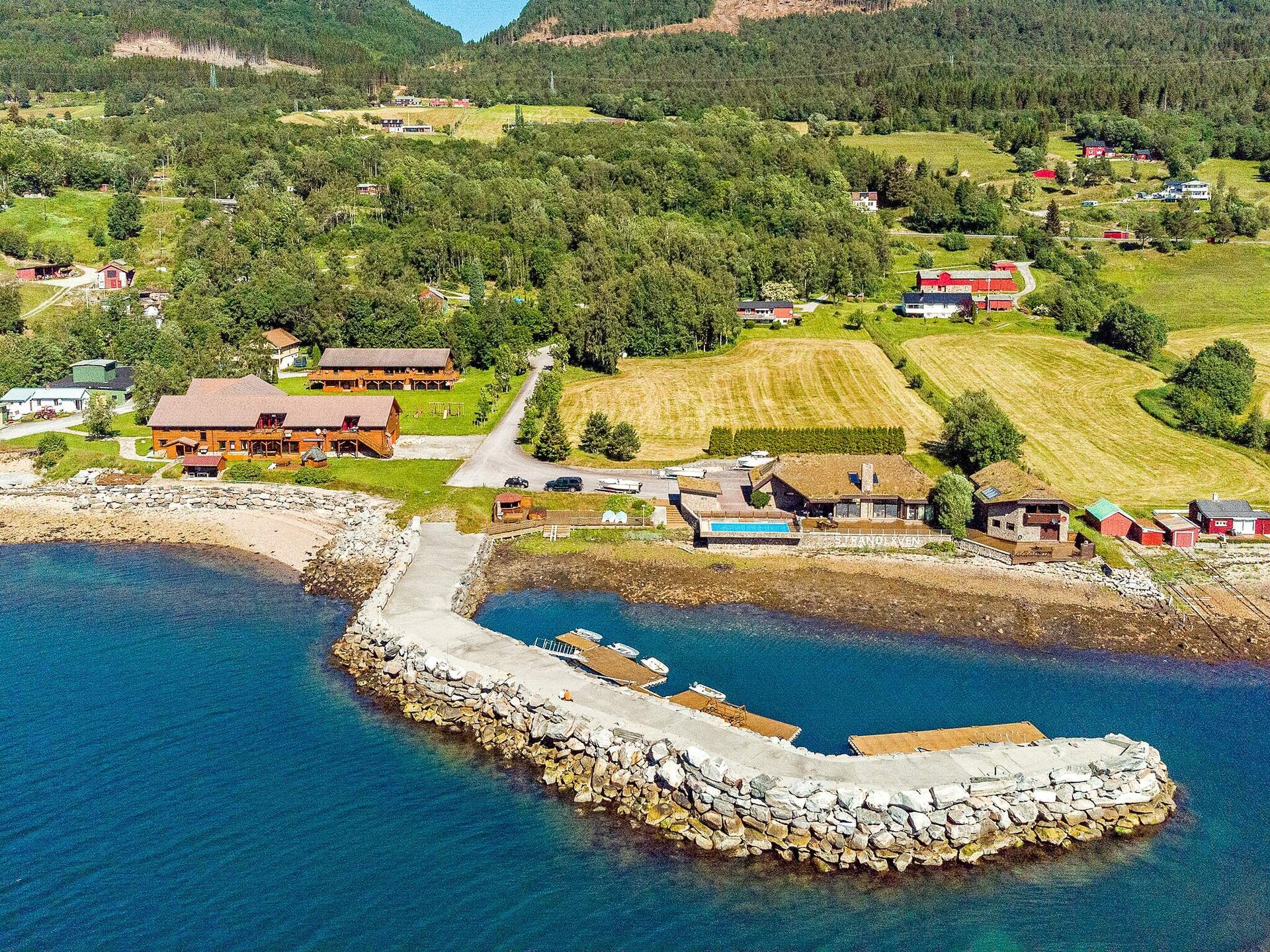 Rustiek fjordappartement met sauna, zwembad & boothaven in Eidsvåg - foto 6