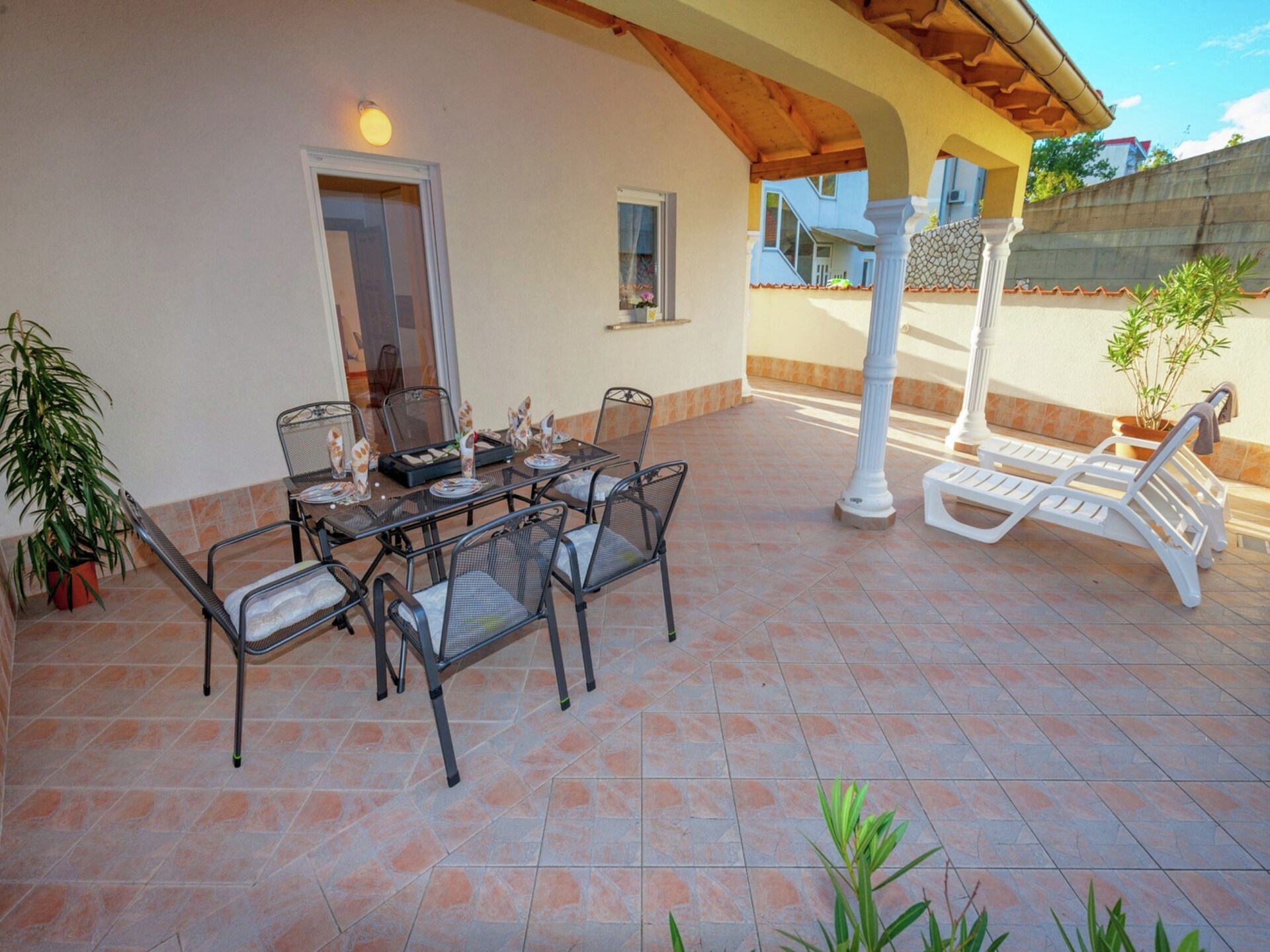 Villa Oleandar 8 – Appartement met zwembad vlak bij zee in Dramalj - foto 1