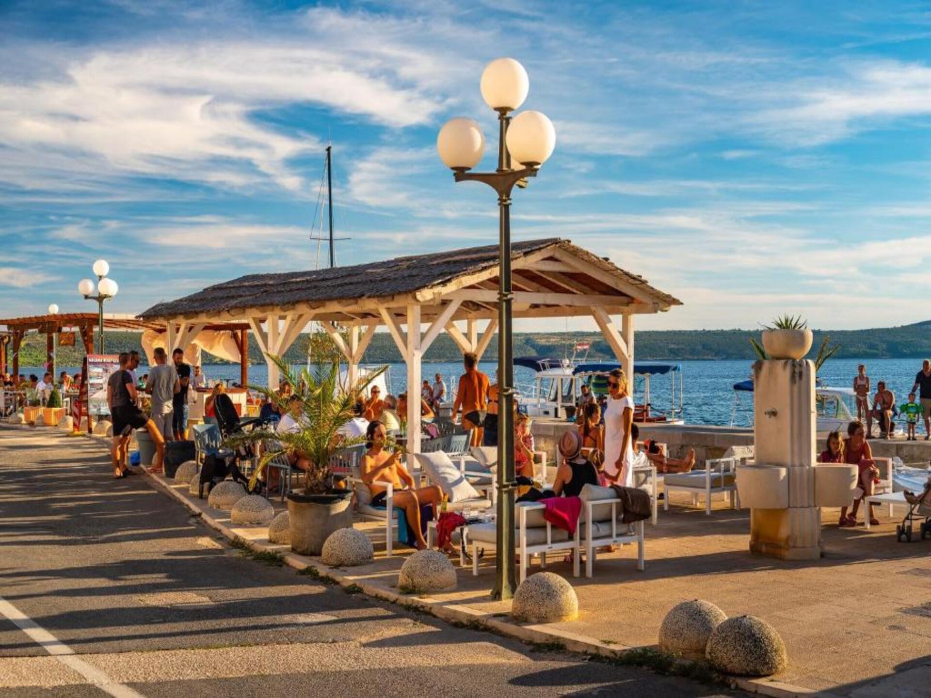 Vrijstaand vakantiehuis met zwembad op 200m van de Adriatische Zee in Maslenica - foto 29