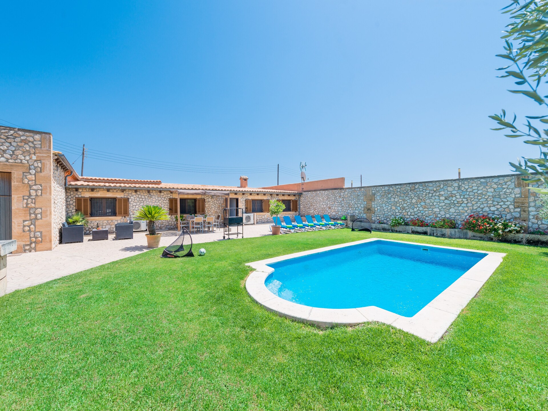 Privézwembad en rust in Villa Sestados, Sa Pobla - foto 1