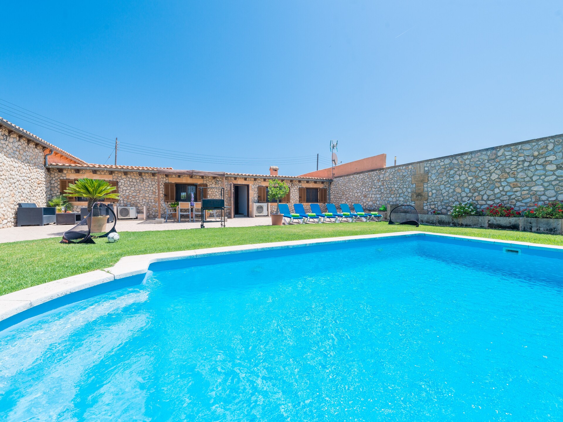 Privézwembad en rust in Villa Sestados, Sa Pobla - foto 7