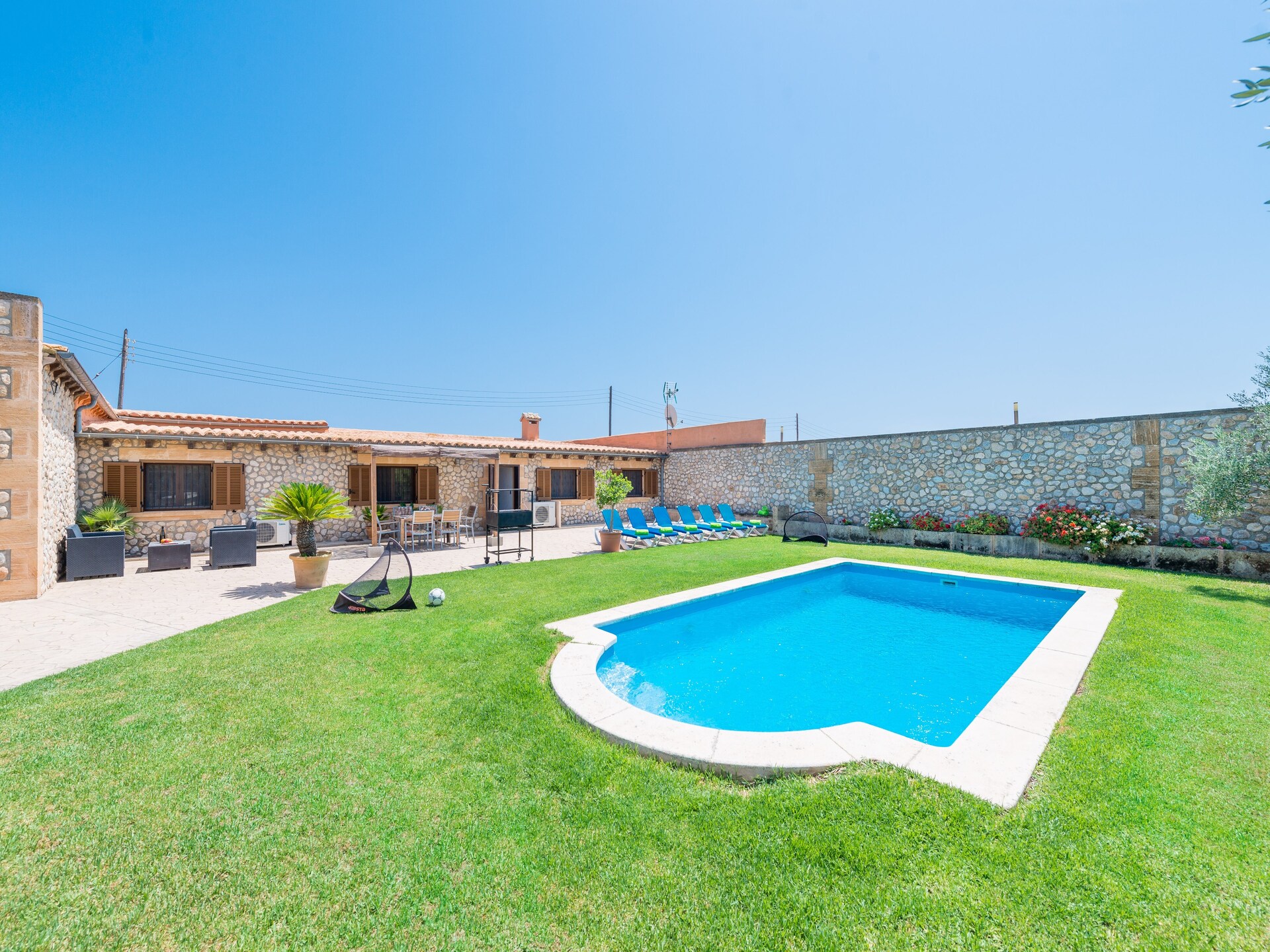 Privézwembad en rust in Villa Sestados, Sa Pobla - foto 6