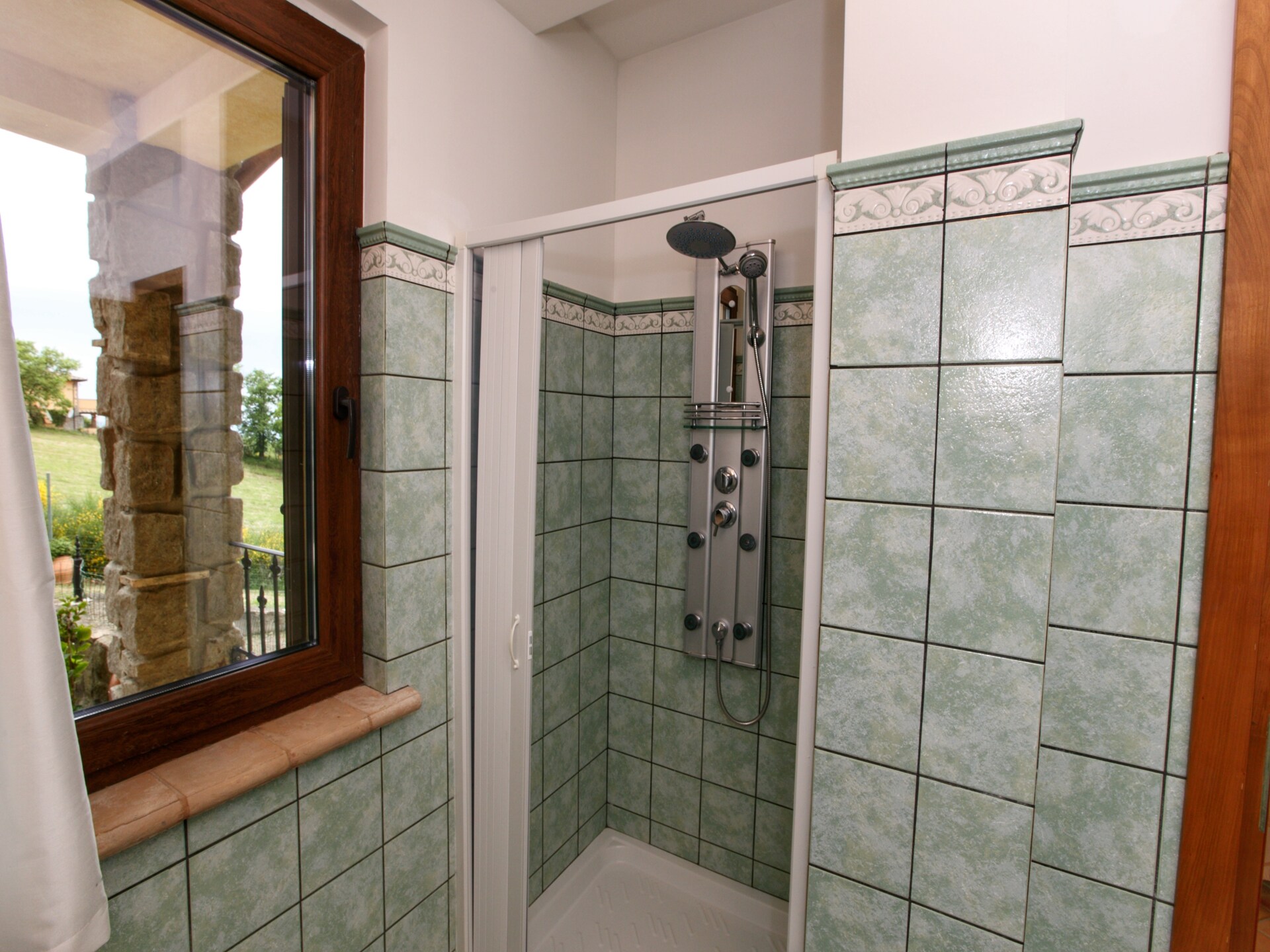 Ruime villa met privézwembad en jacuzzi voor 16 personen bij het Meer van Bolsena - foto 25