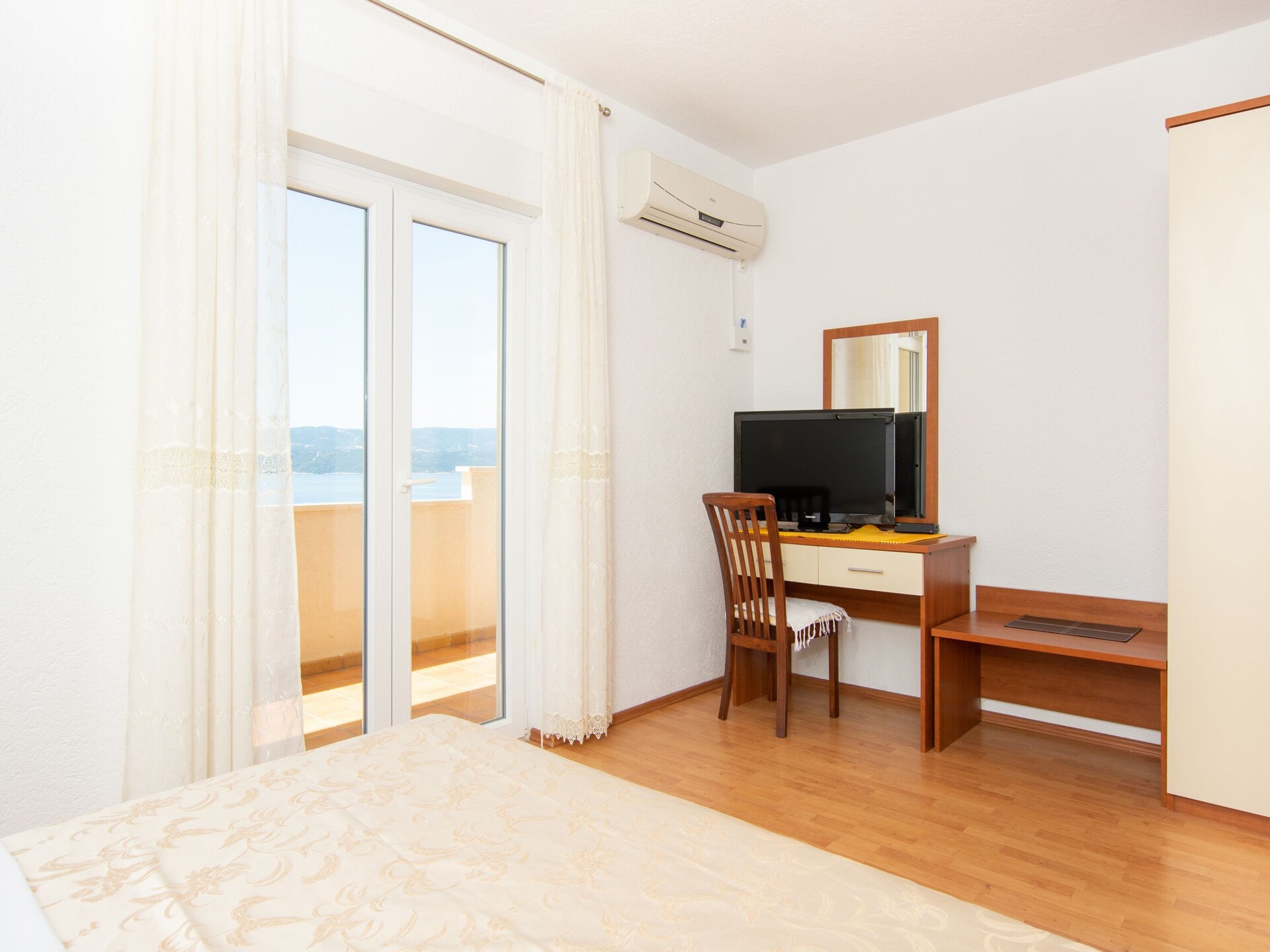 Gezinsappartement met zwembad op 200 meter van zee in Čelina - foto 18