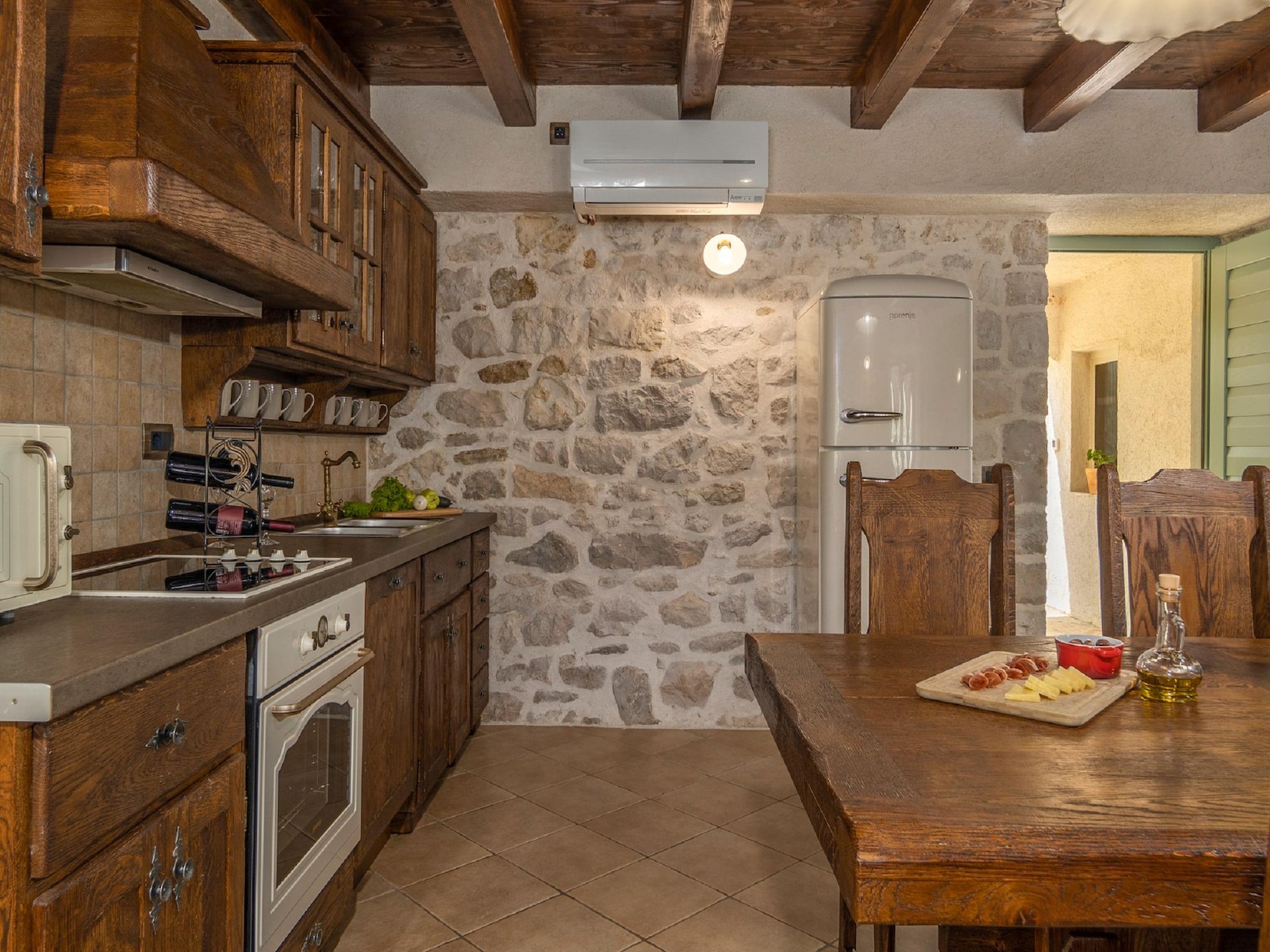 8-persoons villa met privézwembad in Posedarje - foto 17