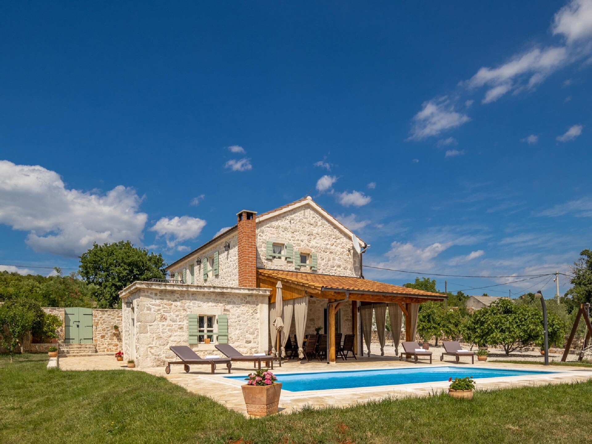 8-persoons villa met privézwembad in Posedarje - foto 1