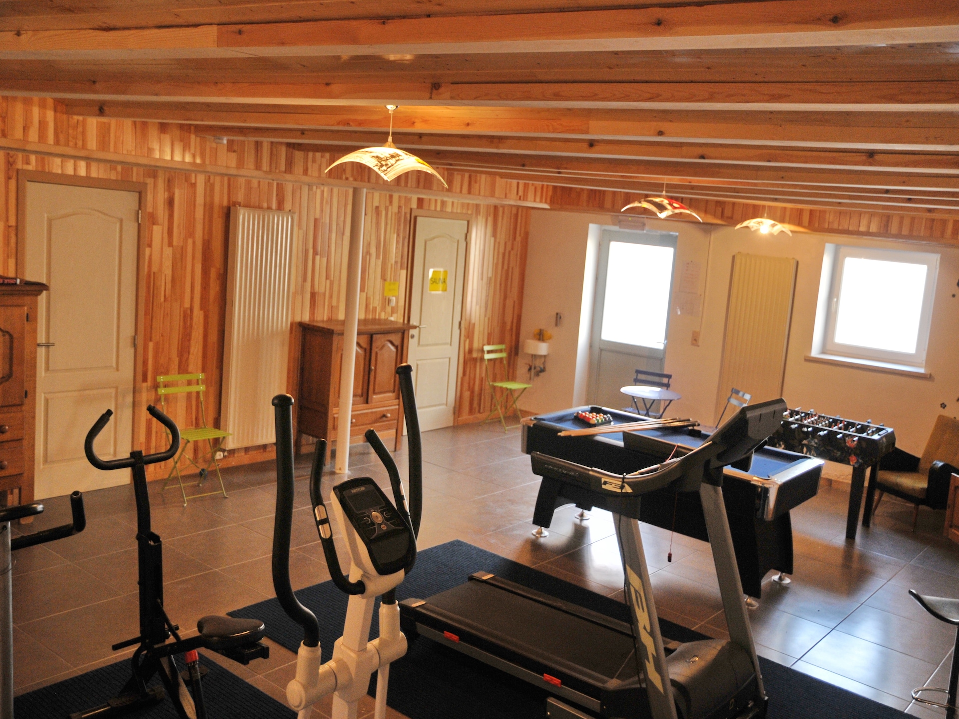 In het centrum van Bastogne: 8-persoons vakantiehuis Stone Lodge - foto 17