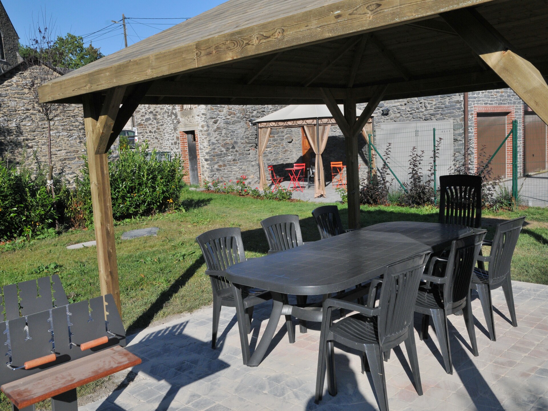 In het centrum van Bastogne: 8-persoons vakantiehuis Stone Lodge - foto 2