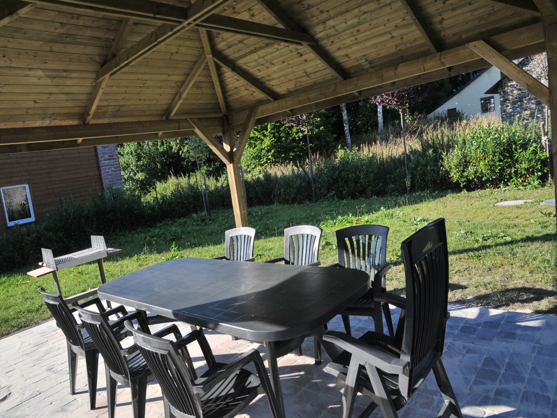 In het centrum van Bastogne: 8-persoons vakantiehuis Stone Lodge - foto 5