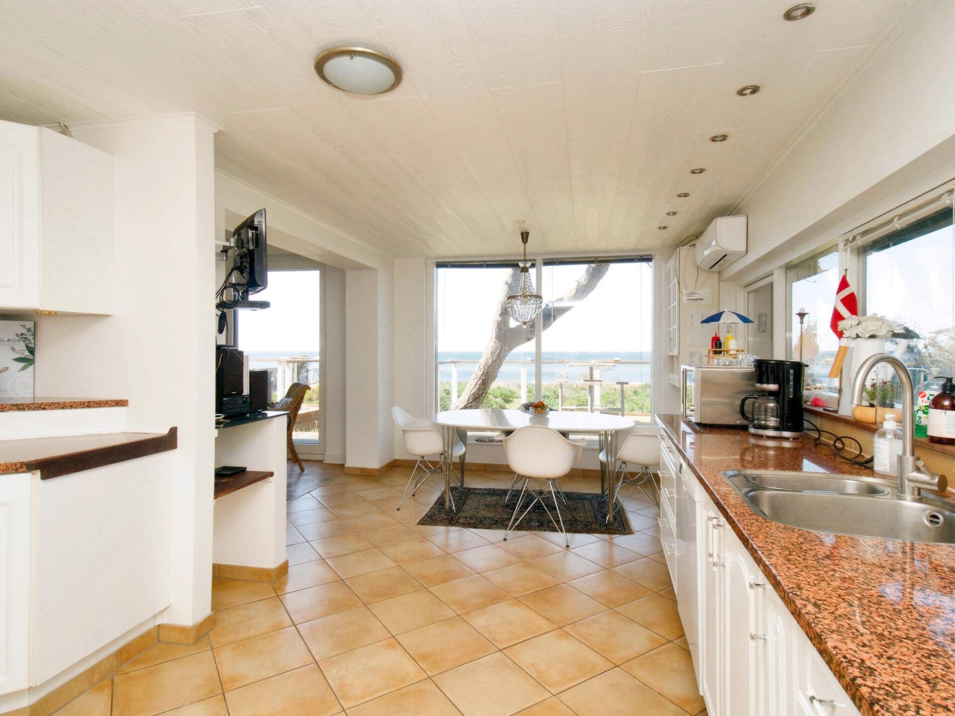 Luxe vakantiehuis direct aan zee in Græsted met panoramisch uitzicht voor 12 personen - foto 19
