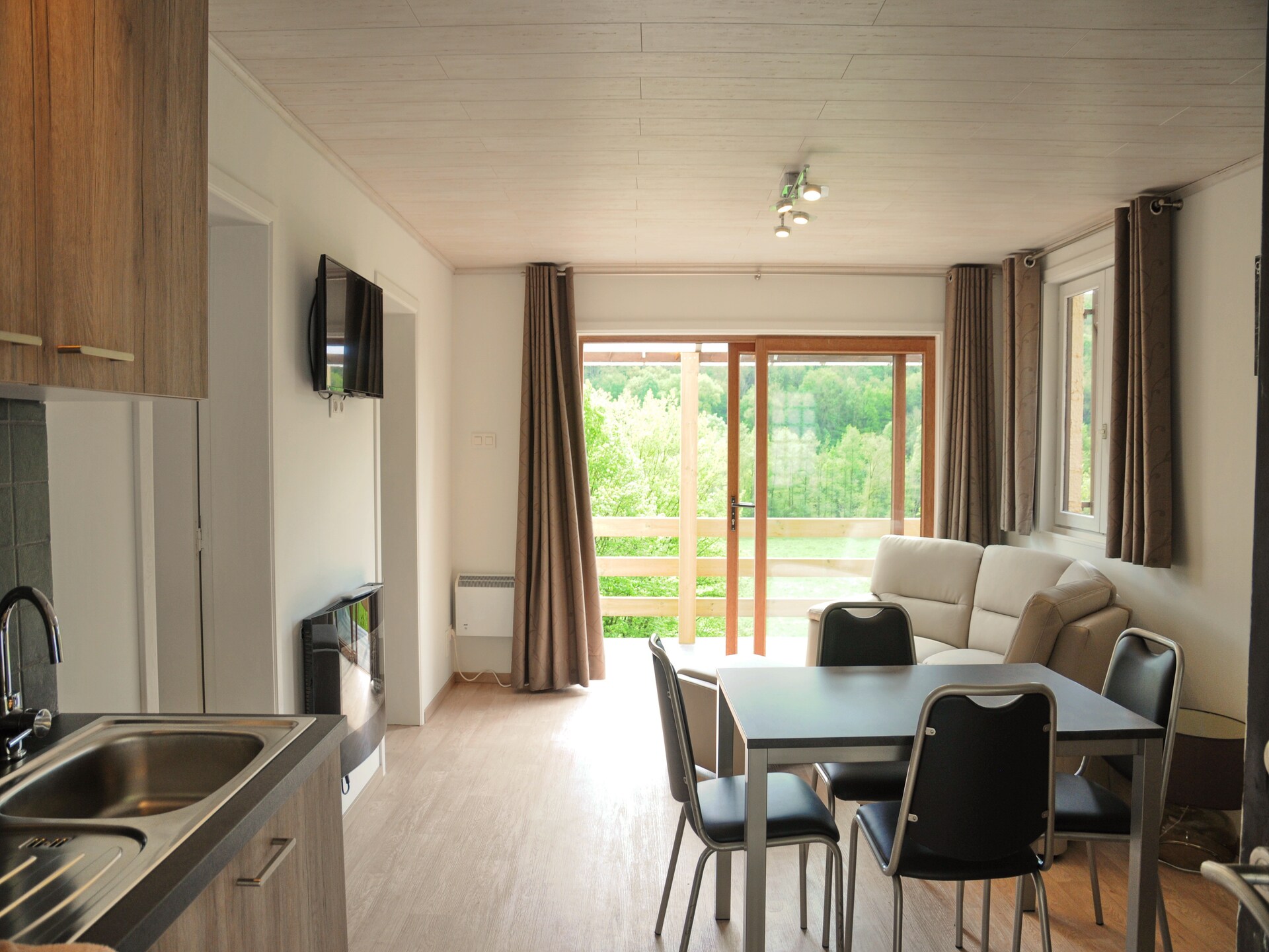 Knus chalet aan de Ourthe met omheinde tuin in Durbuy - foto 6