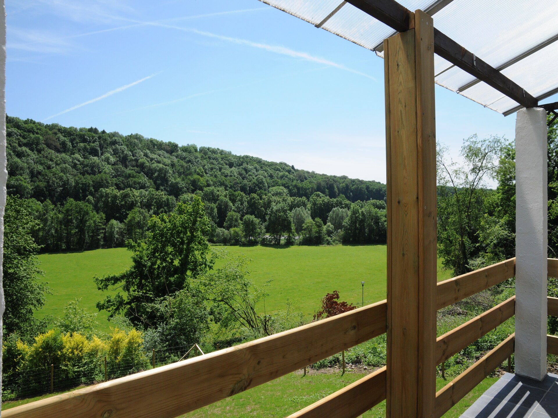 Knus chalet aan de Ourthe met omheinde tuin in Durbuy - foto 12