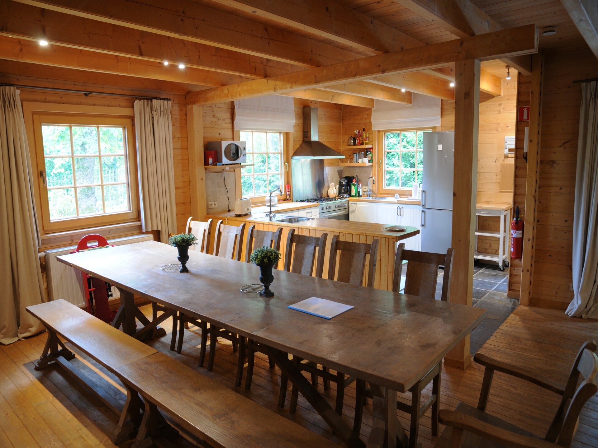 12-persoons chalet met houtkachel en speeltuin in Bomal-Sur-Ourthe - foto 3