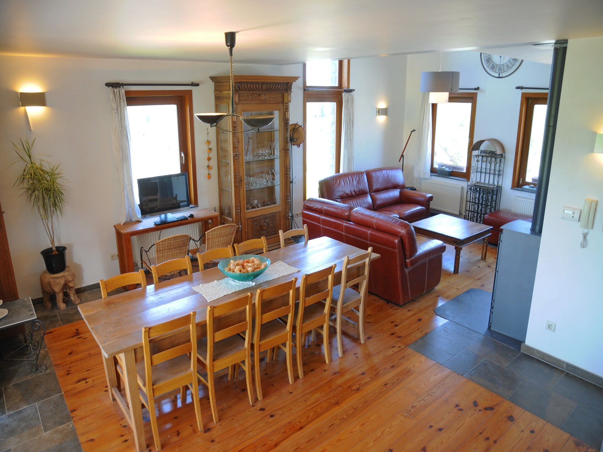 9-persoons natuursteenwoning met sauna en veranda in Bonsin - foto 9