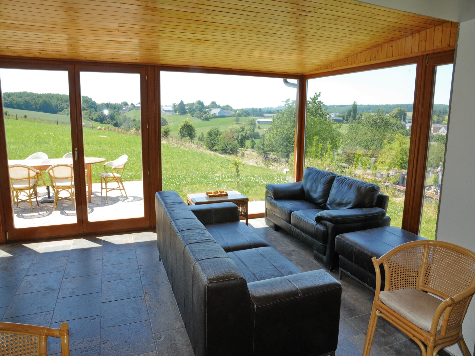 9-persoons natuursteenwoning met sauna en veranda in Bonsin - foto 11