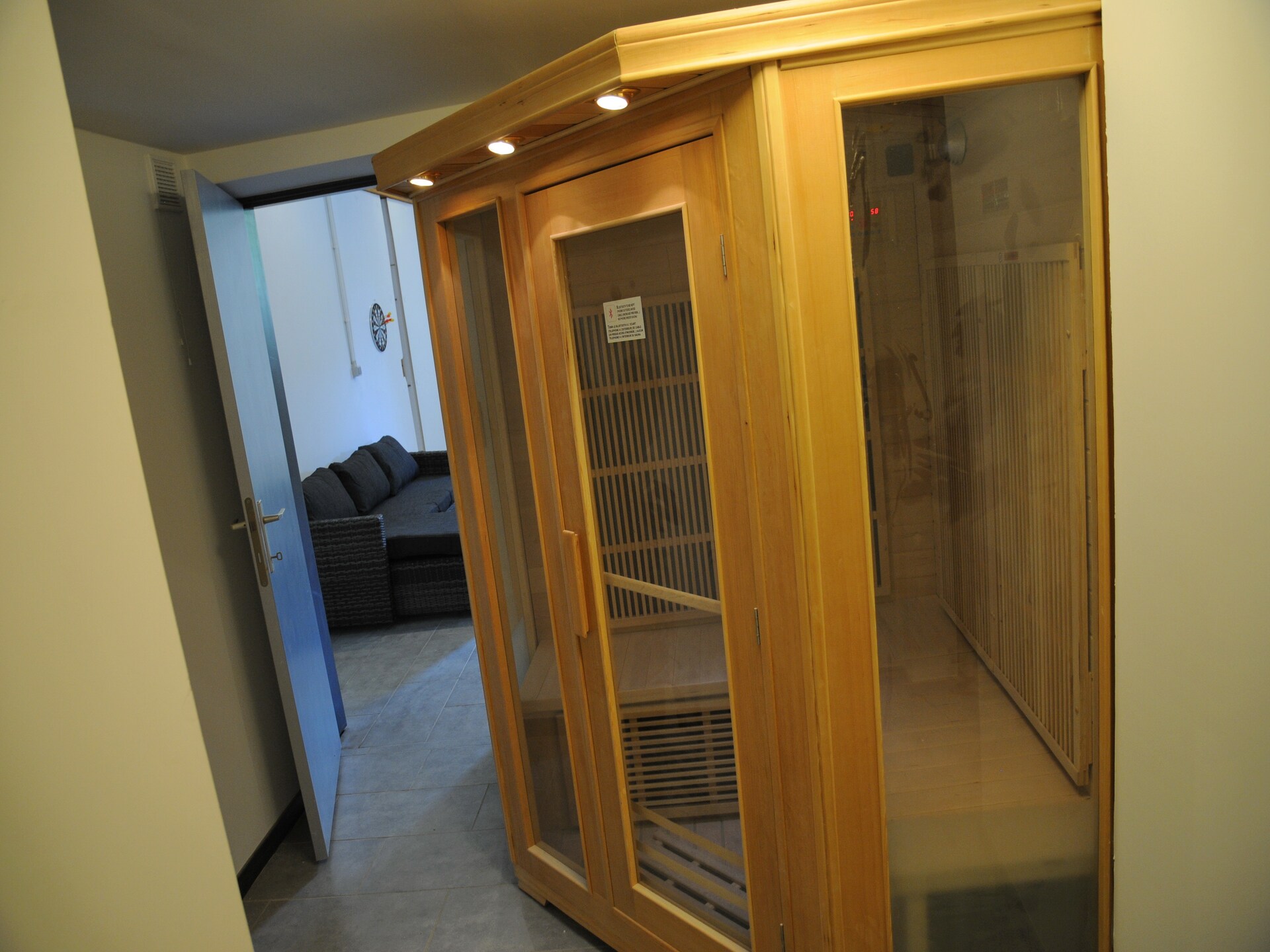 9-persoons natuursteenwoning met sauna en veranda in Bonsin - foto 20