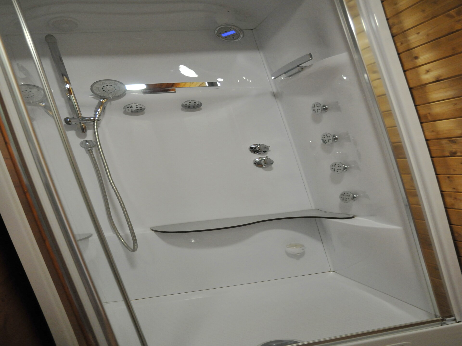 9-persoons bungalow met sauna en haard in Hour - foto 13
