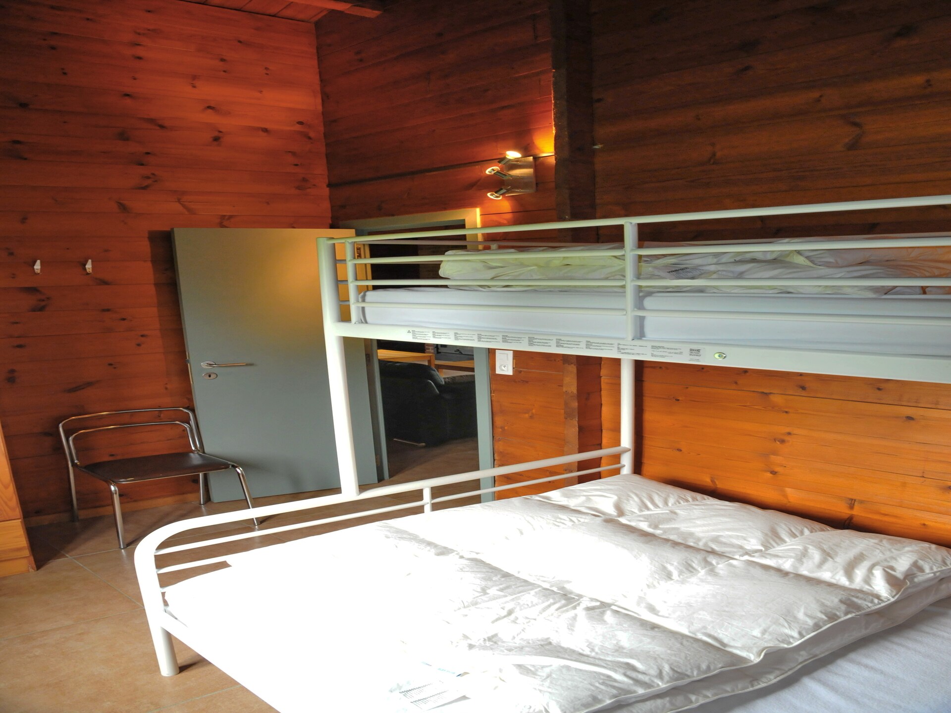 9-persoons bungalow met sauna en haard in Hour - foto 10