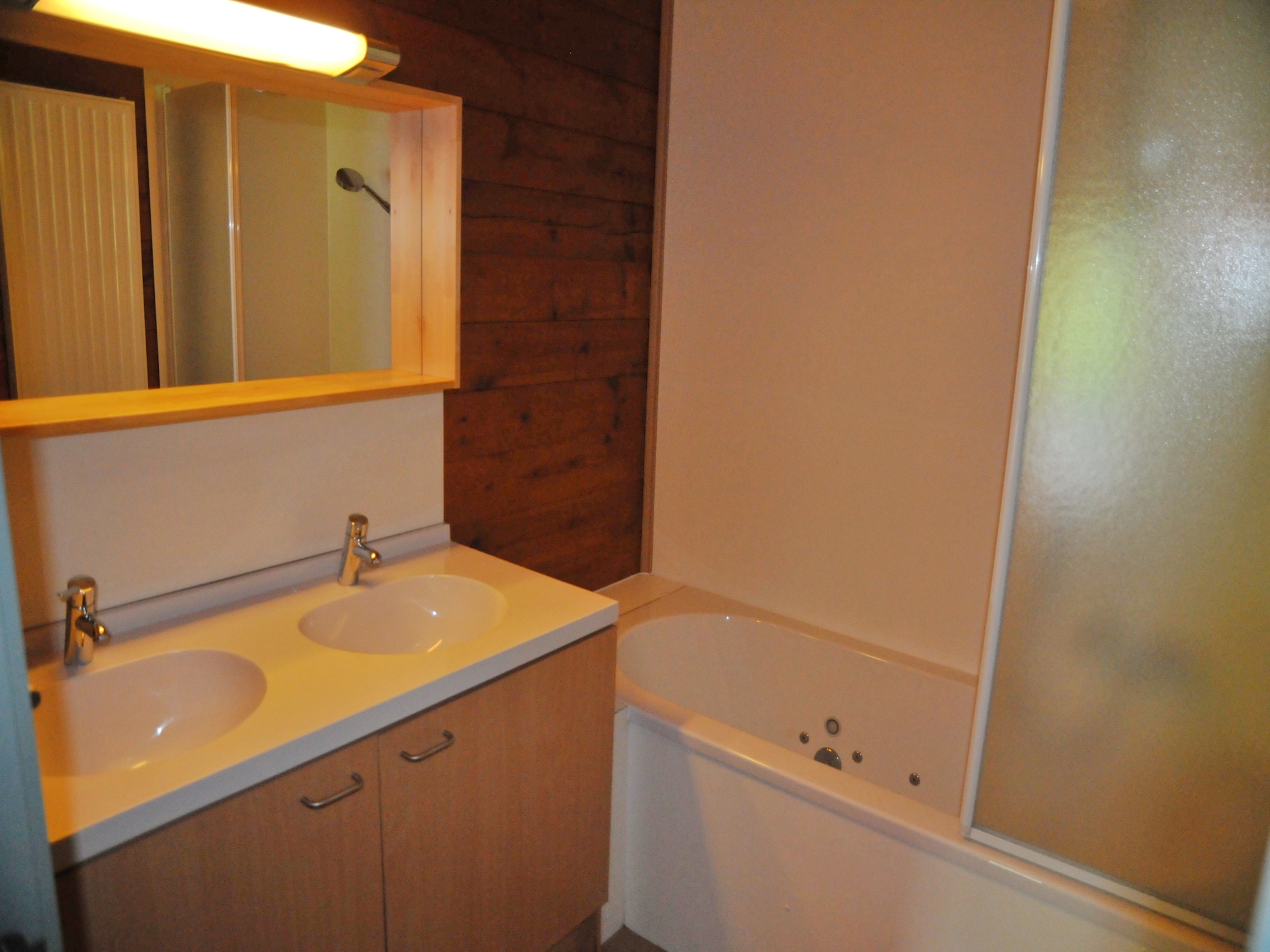 9-persoons bungalow met sauna en haard in Hour - foto 12
