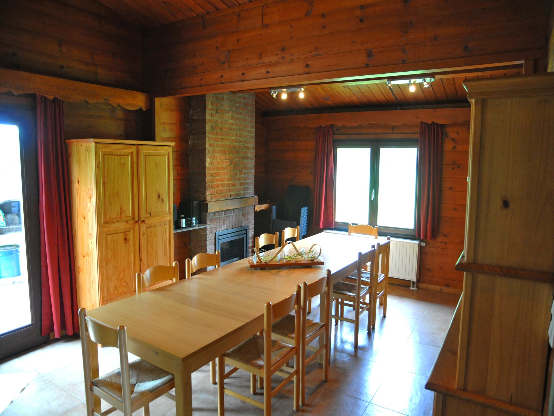 9-persoons bungalow met sauna en haard in Hour - foto 3