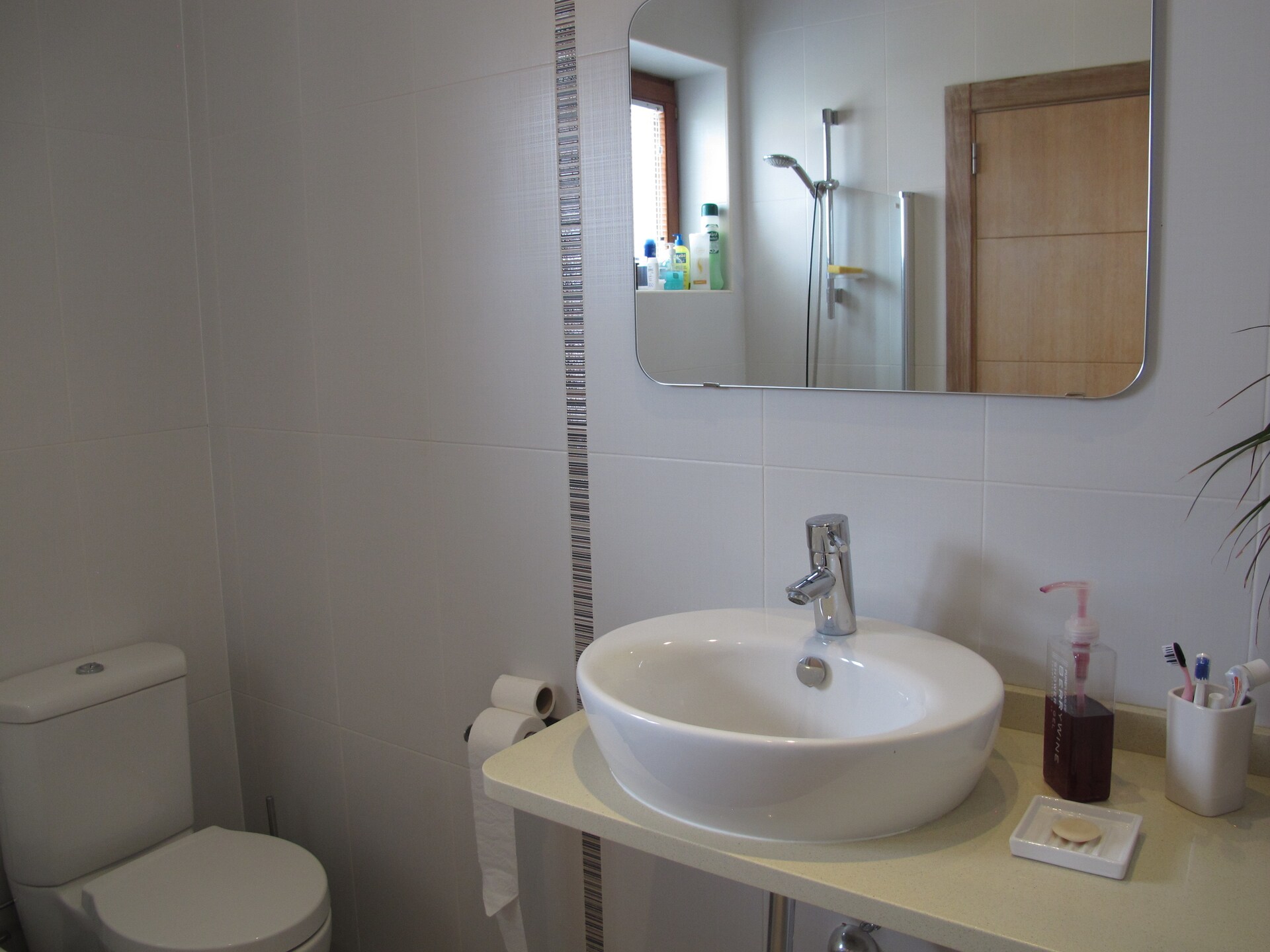 Ruim vakantiehuis met 4 slaapkamers, tuin en bubbelbad nabij Santander - foto 22