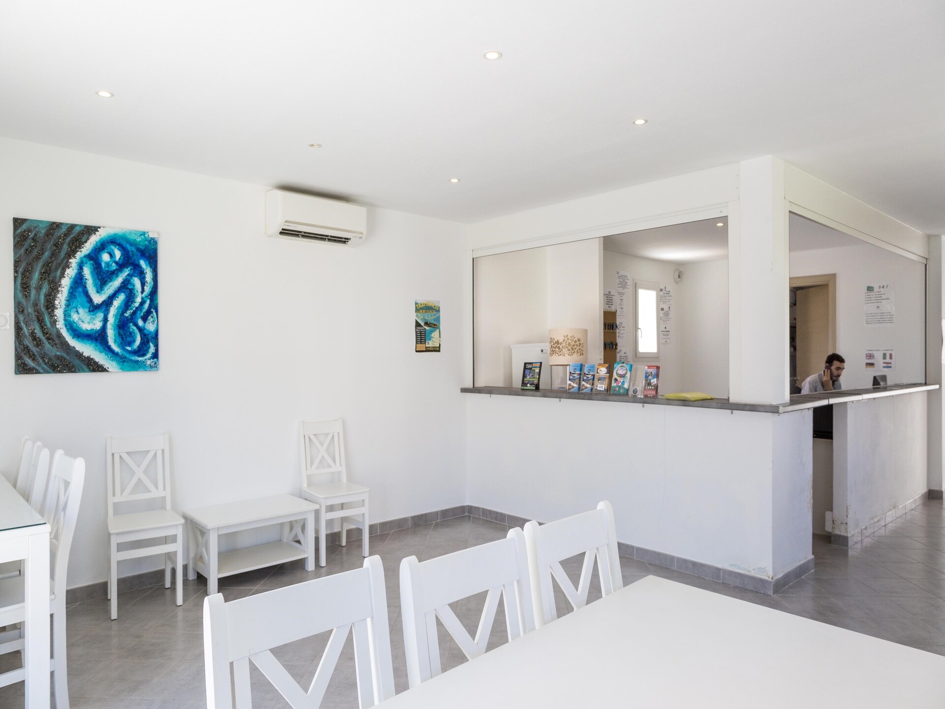 Modern appartement met airco en terras nabij Saint-Florent - foto 10