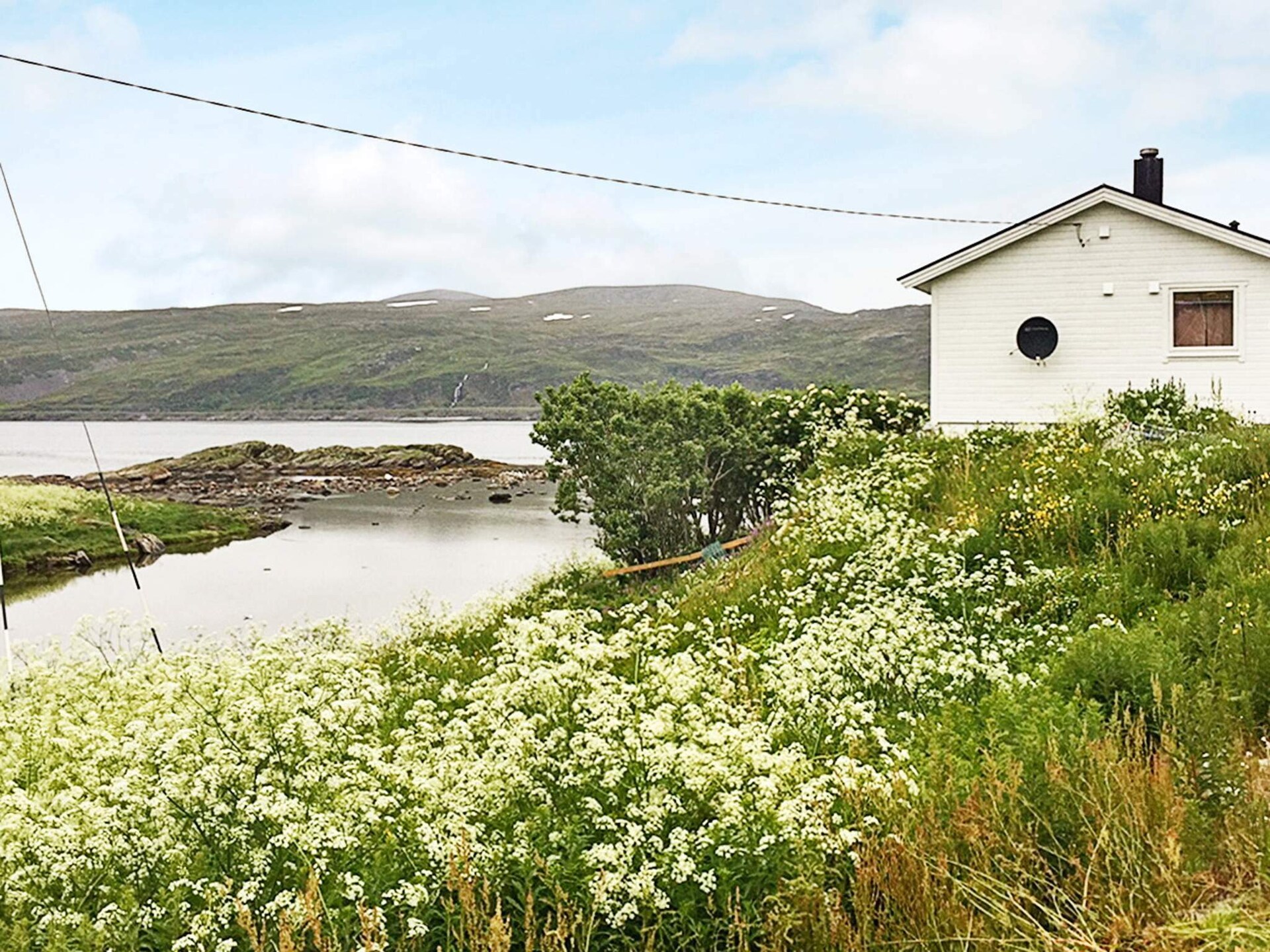 Vrijstaand vakantiehuis bij de haven van Breivikbotn met panoramisch zeezicht - foto 2