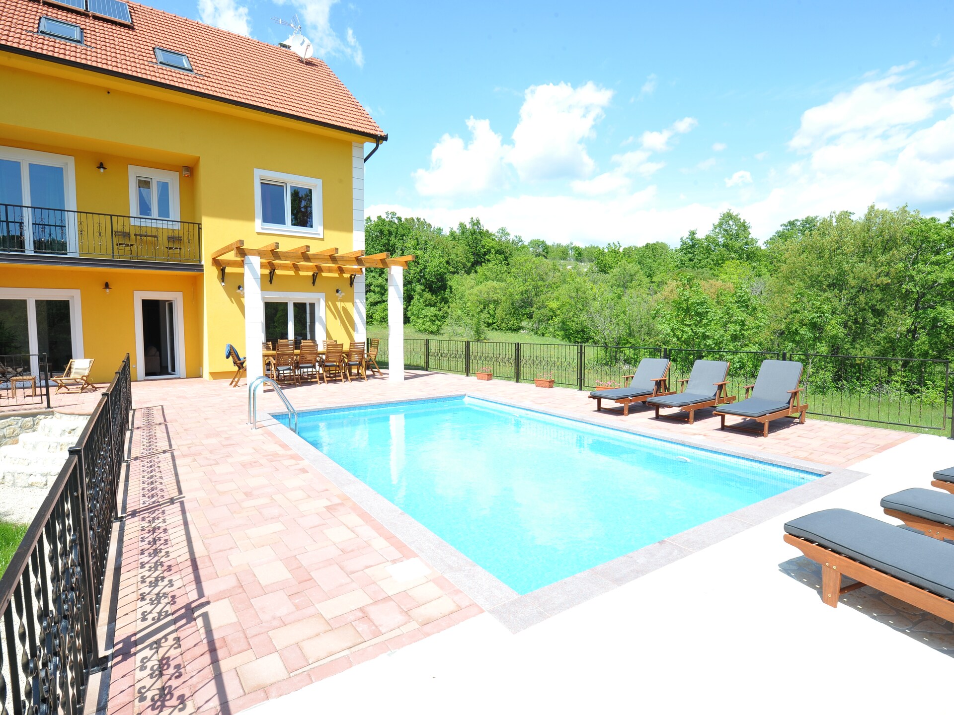 Villa Perfect Relax: Ruim vakantiehuis met privézwembad voor 10 personen in Tijarica - foto 11