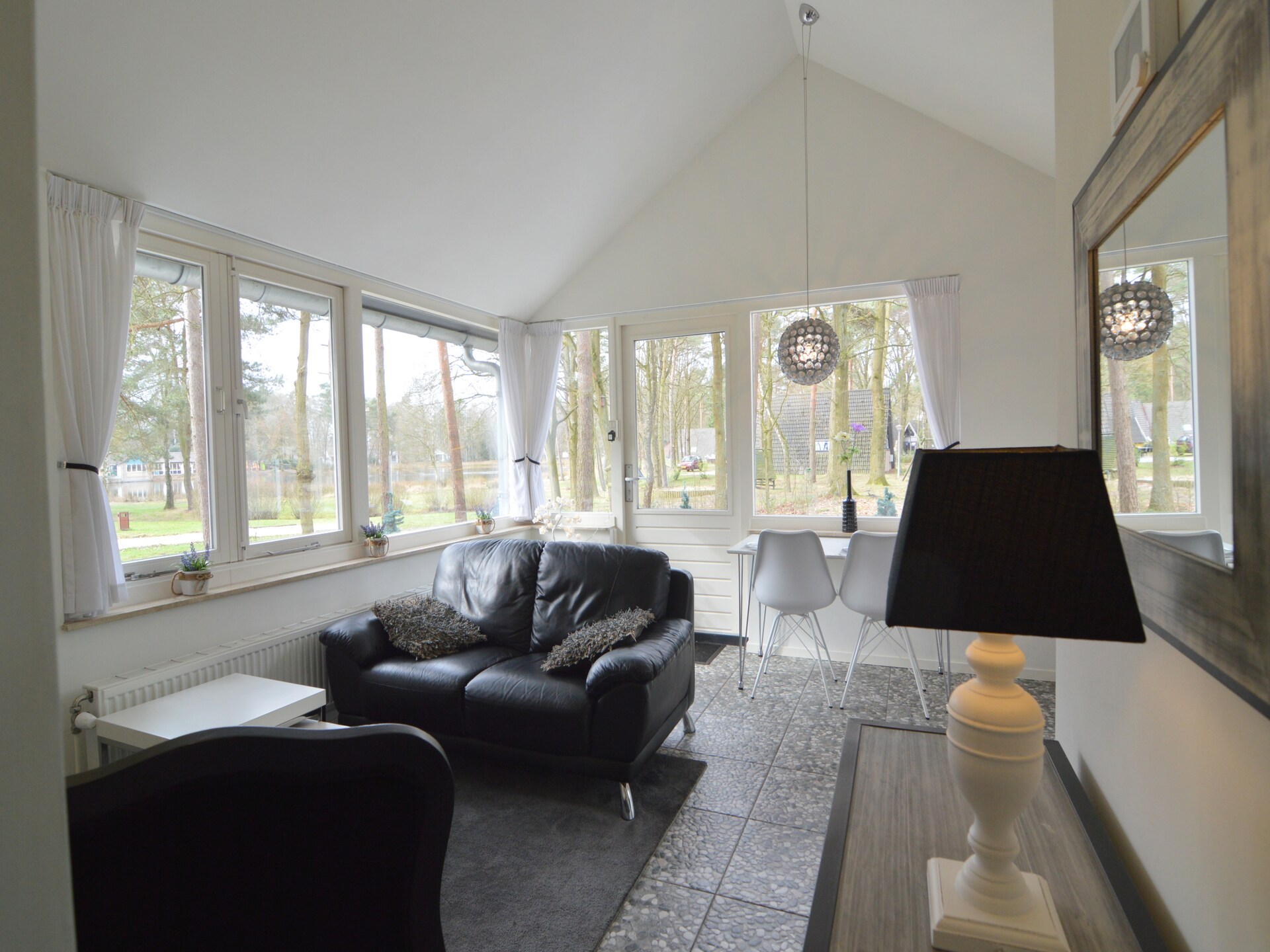 Knusse bosbungalow in Stramproy met terras aan de vijver - foto 8