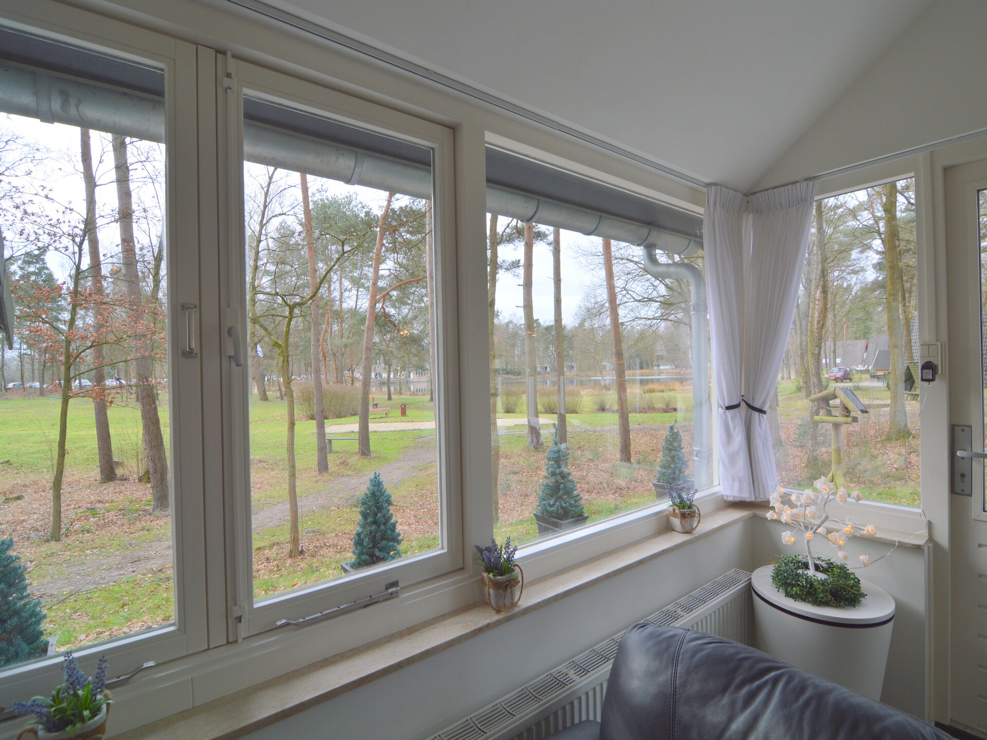 Knusse bosbungalow in Stramproy met terras aan de vijver - foto 22