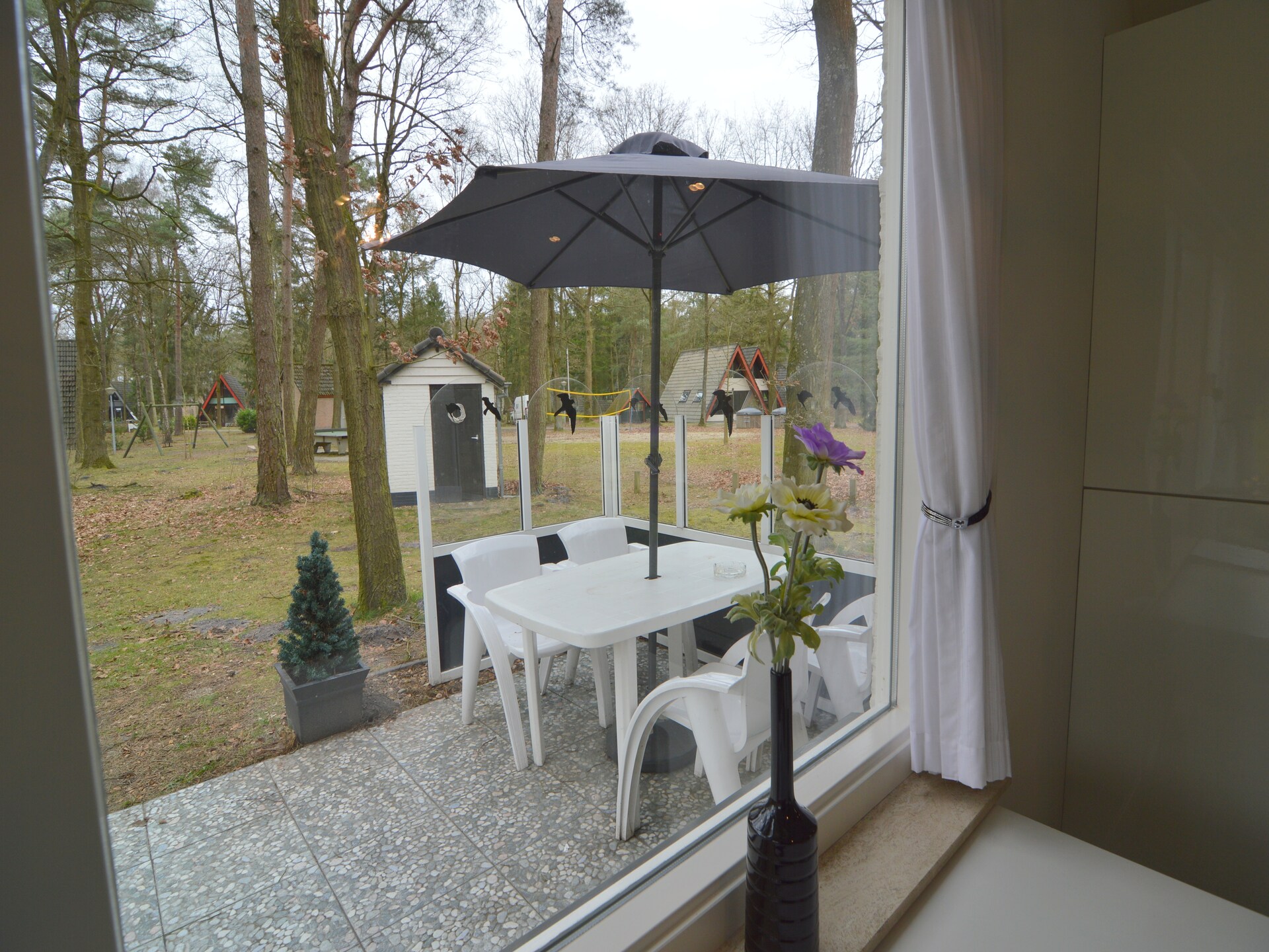 Knusse bosbungalow in Stramproy met terras aan de vijver - foto 23