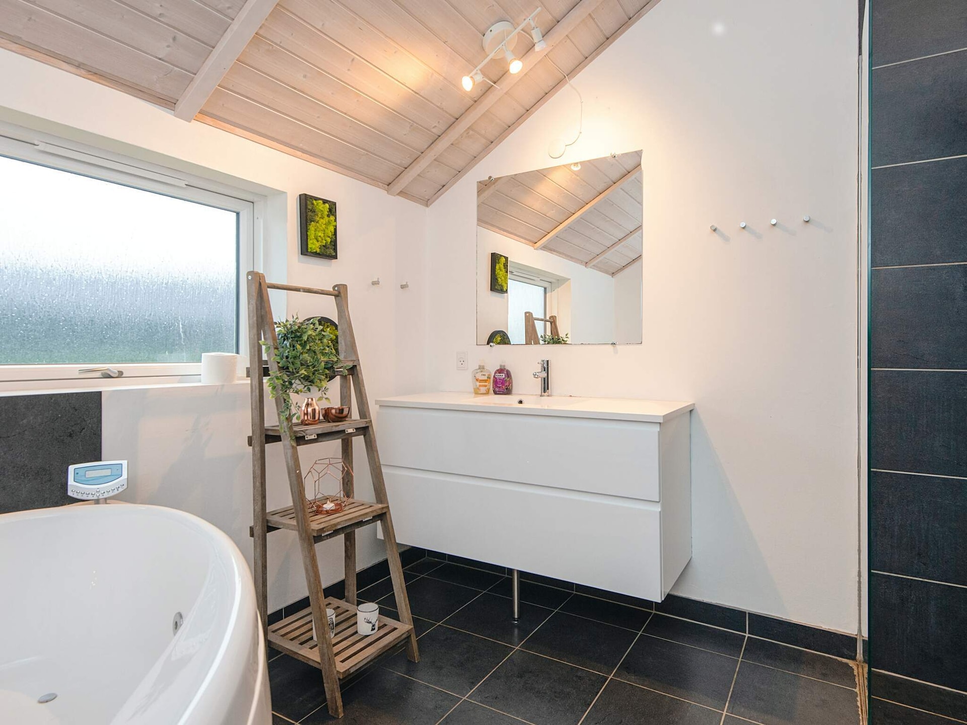 10-persoons vakantiehuis aan het meer in Ansager · 114 m² - foto 29