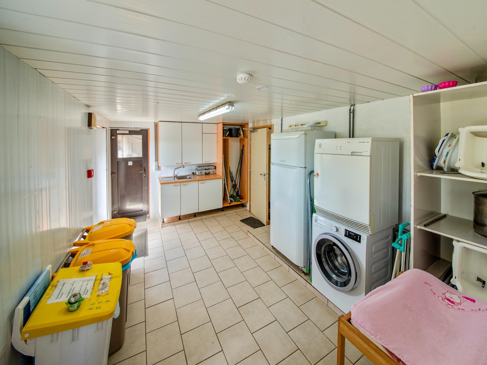 Privézwembad bij gerenoveerde boerderij voor 14 personen in Bastogne - foto 27