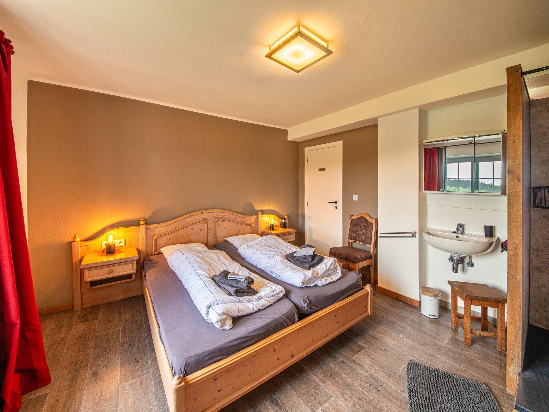 Privézwembad bij gerenoveerde boerderij voor 14 personen in Bastogne - foto 16