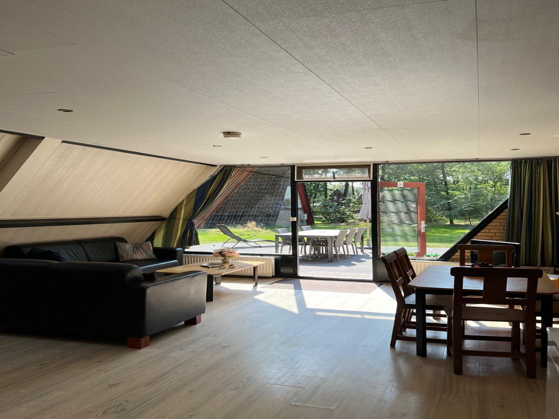 Limburgse bungalow in bosrijk vakantiepark voor 6 personen - foto 8