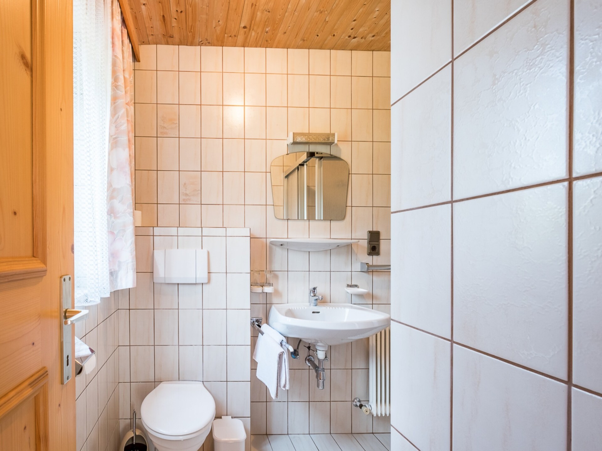 Ruim 8-persoons appartement aan de golfbaan bij Fügen - foto 26