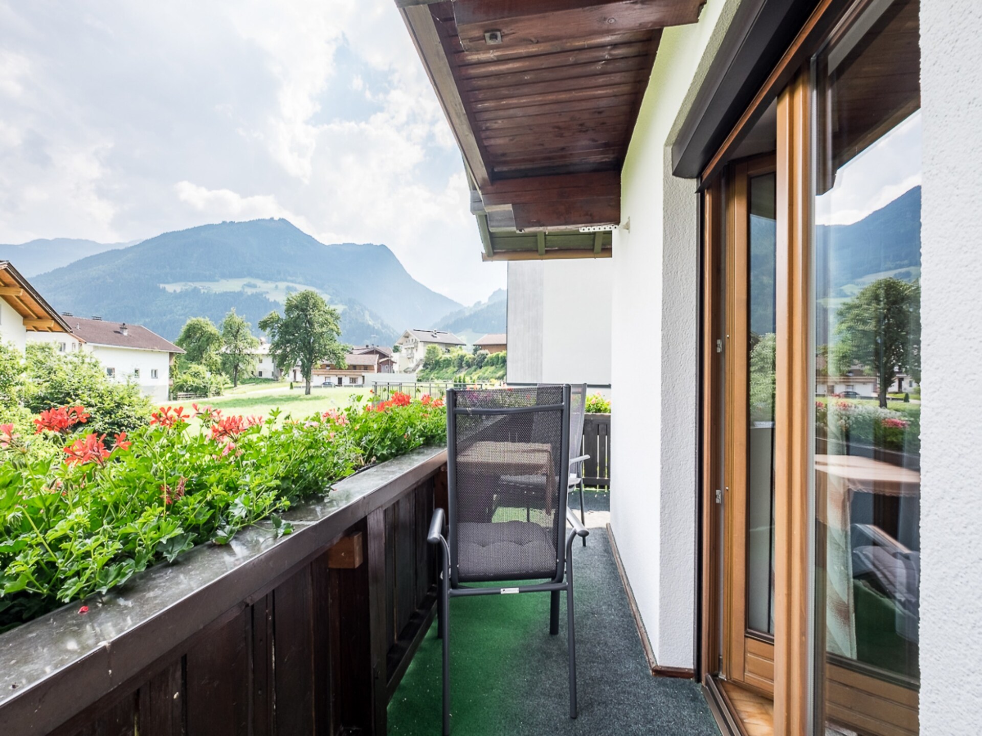 Ruim 8-persoons appartement aan de golfbaan bij Fügen - foto 3