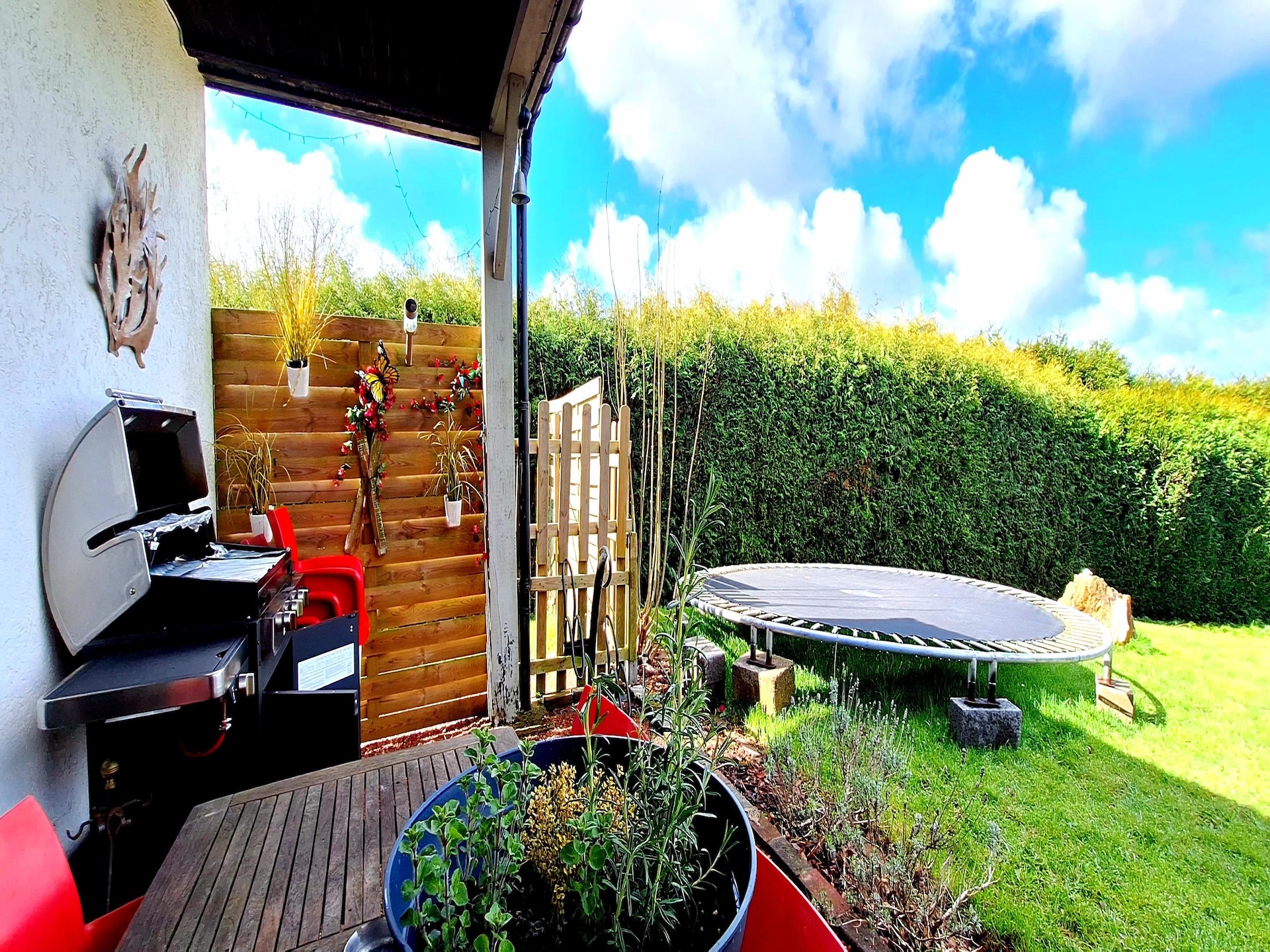10-persoons vakantiehuis met themakamers en avontuurlijke tuin in La Reid - foto 26