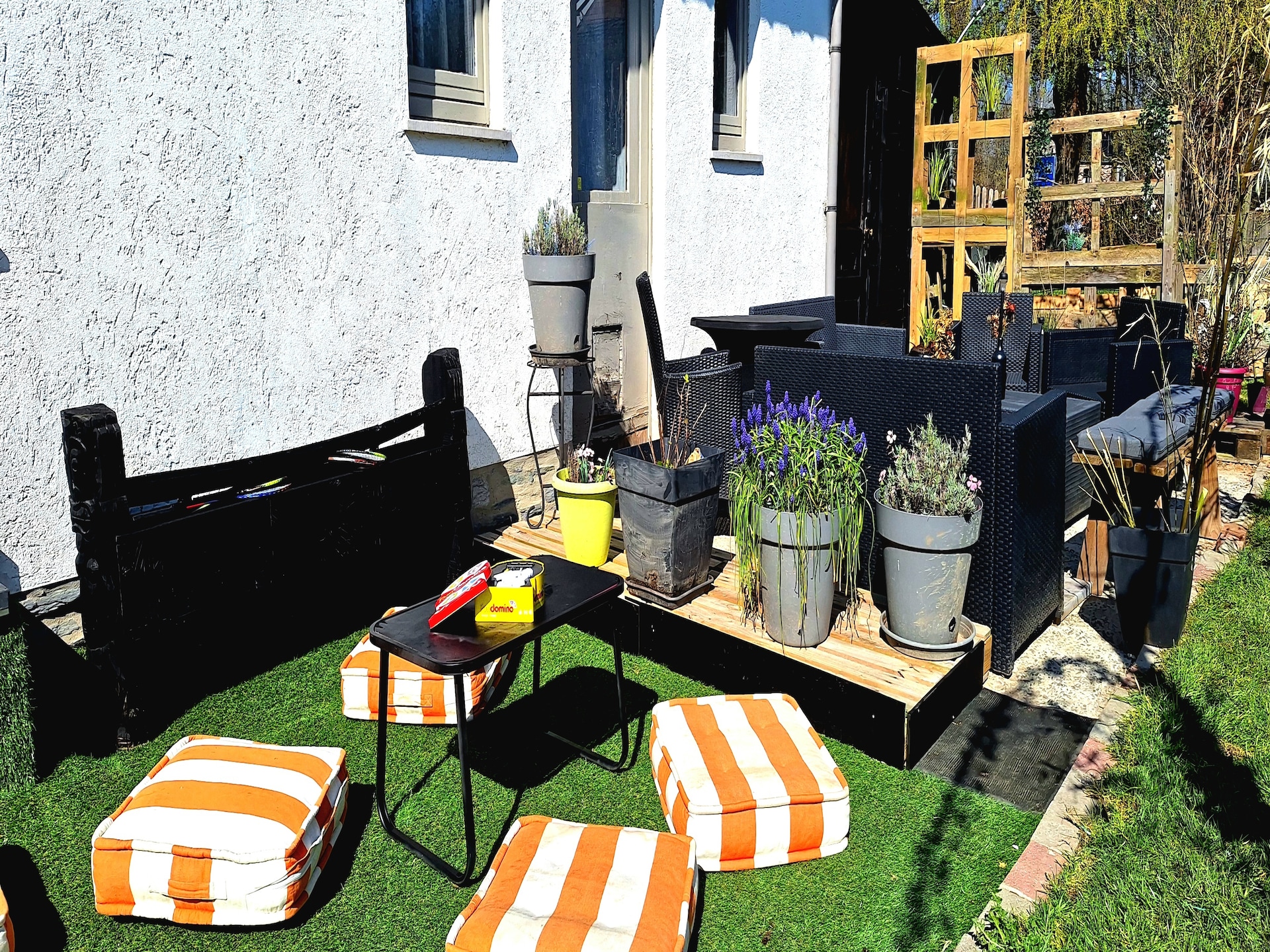 10-persoons vakantiehuis met themakamers en avontuurlijke tuin in La Reid - foto 27