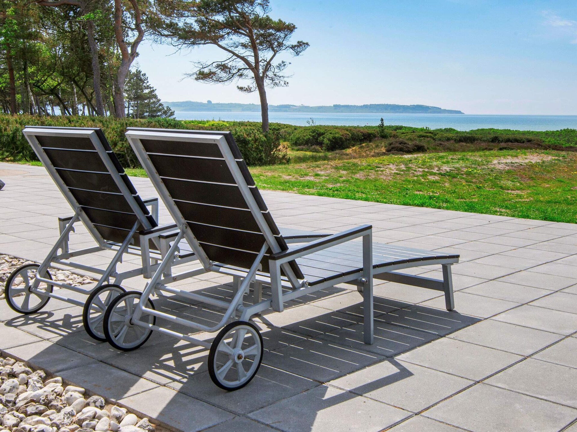 Licht vakantiehuis op 50 meter van de Aarhusbaai met panoramisch waterzicht - foto 4