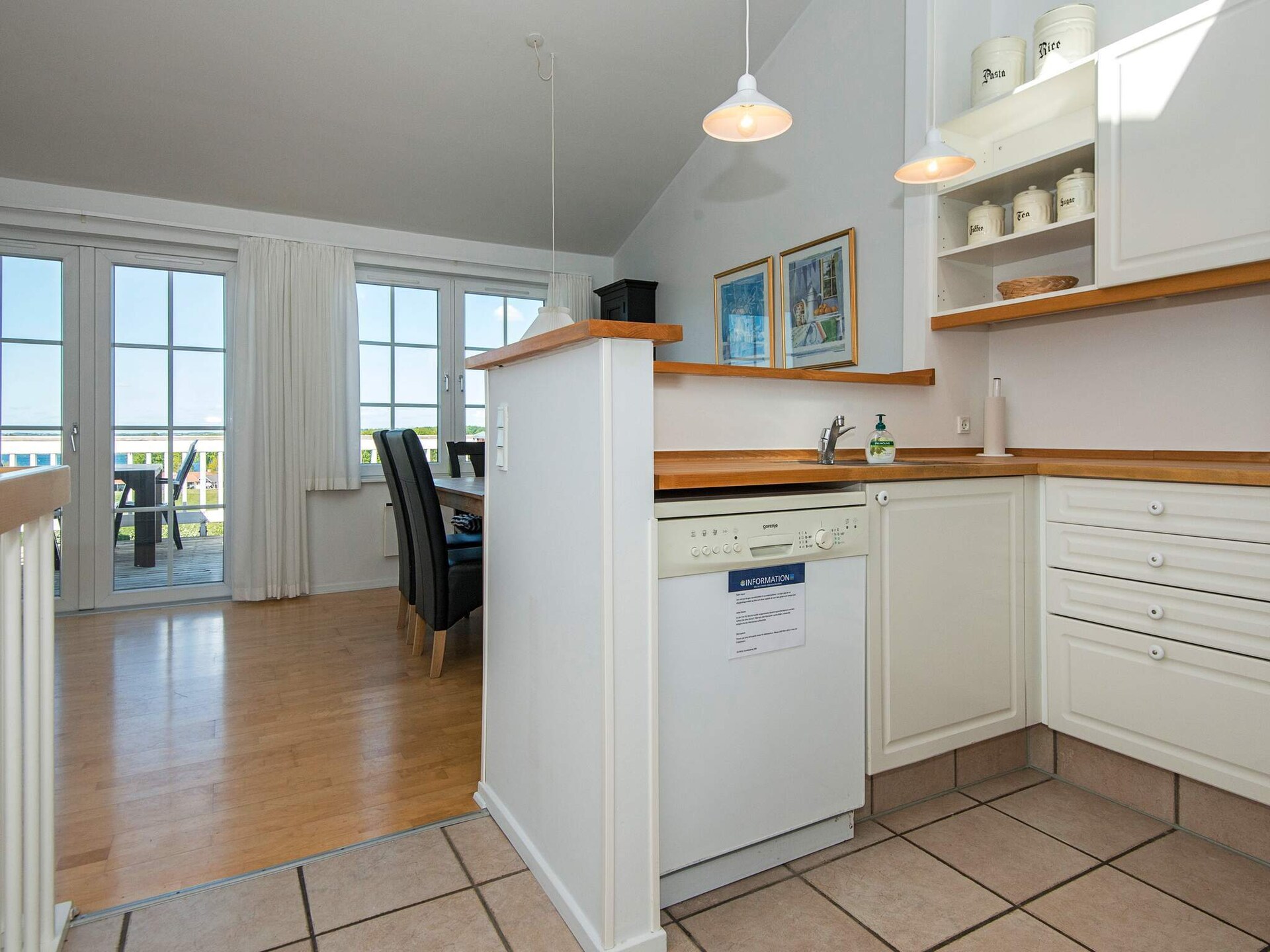 Licht vakantiehuis met panoramisch uitzicht en whirlpool bij Aabenraa - foto 31