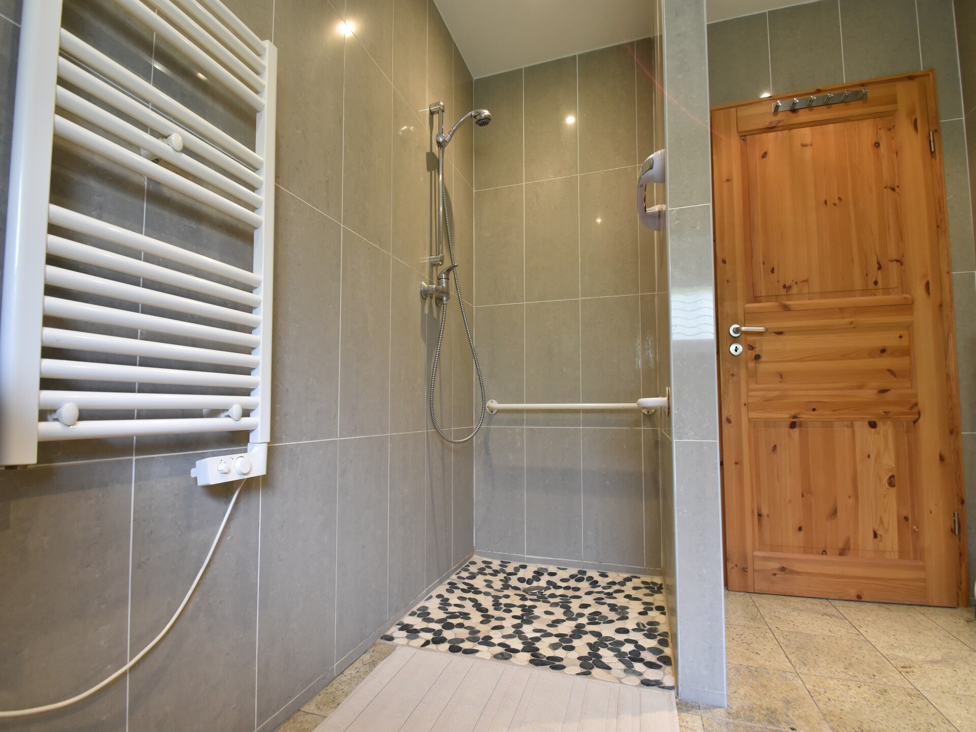 Rolstoelvriendelijk vakantiehuis met privétuin en boszicht in Varsberg - foto 18