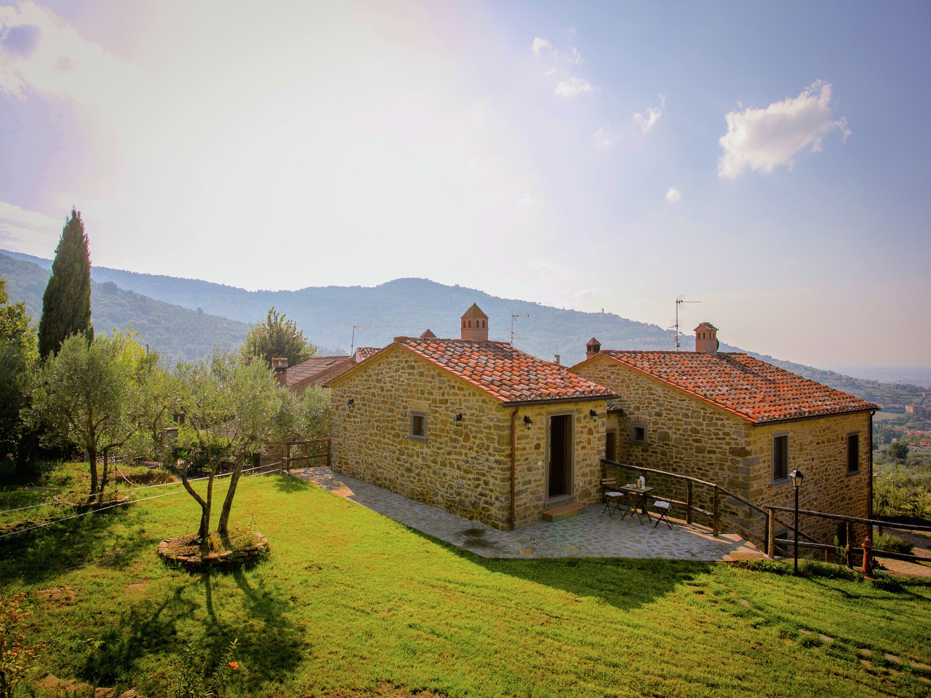 San Martino Ulivi: Ruime villa met privézwembad en panoramisch uitzicht bij Cortona - foto 2