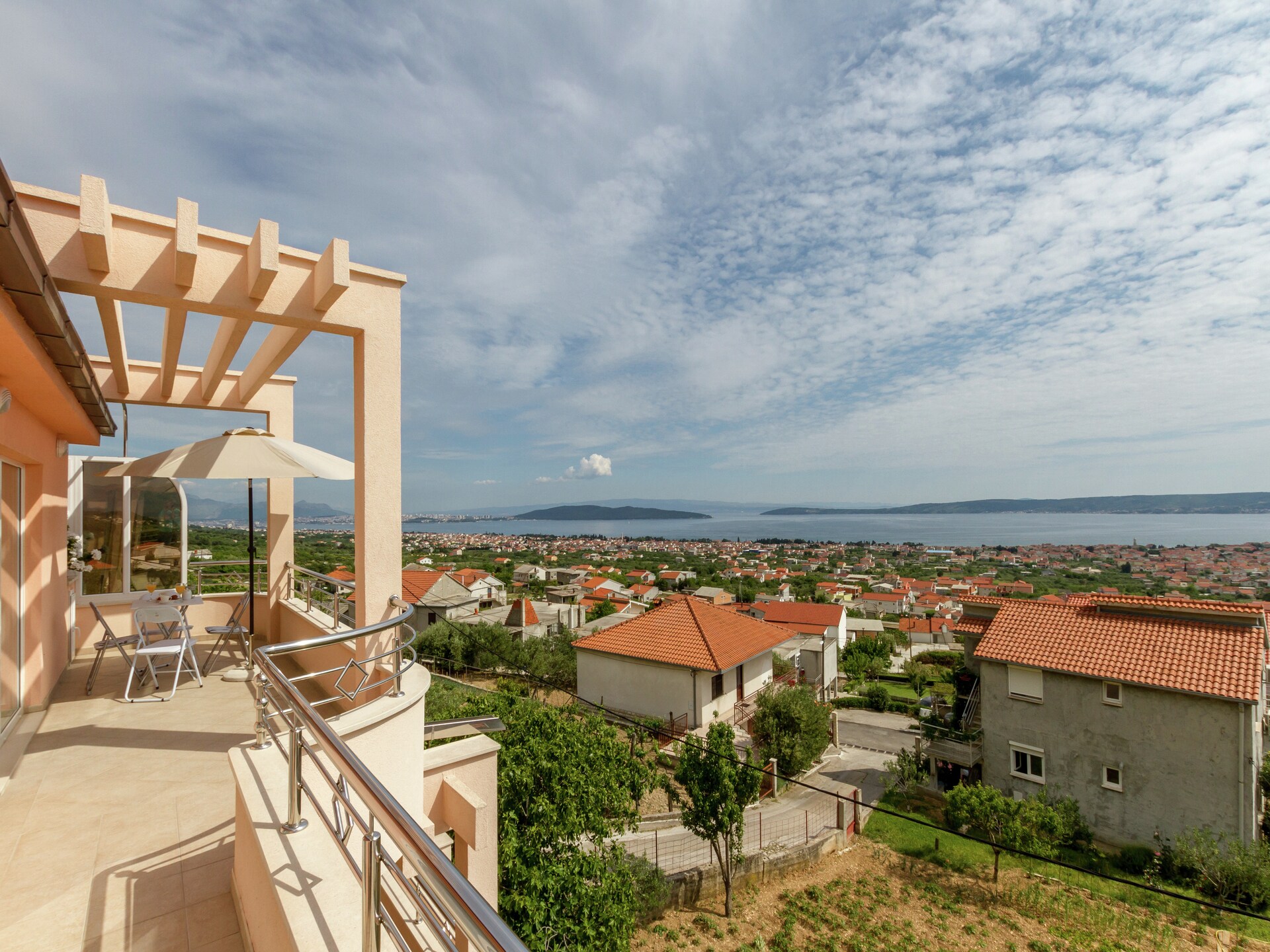 Modern Panorama Apartment in rustig Kaštel Stari - foto 21