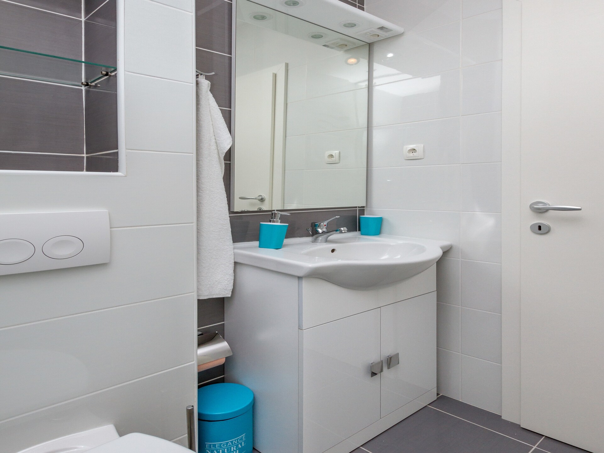 Modern Panorama Apartment in rustig Kaštel Stari - foto 14