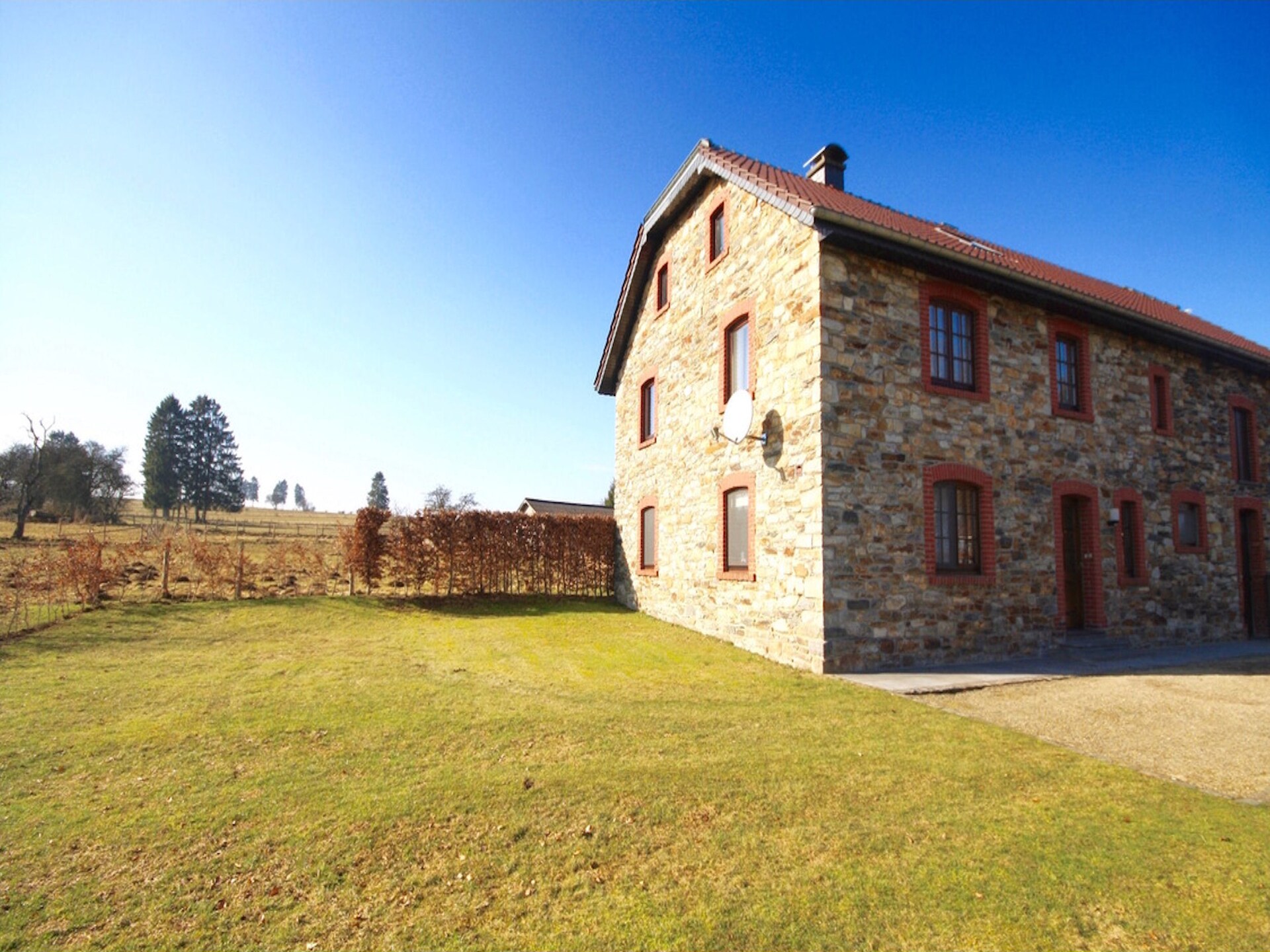 Ruim appartement Haus Kohn in Born met tuin, dicht bij Spa-Francorchamps - foto 7
